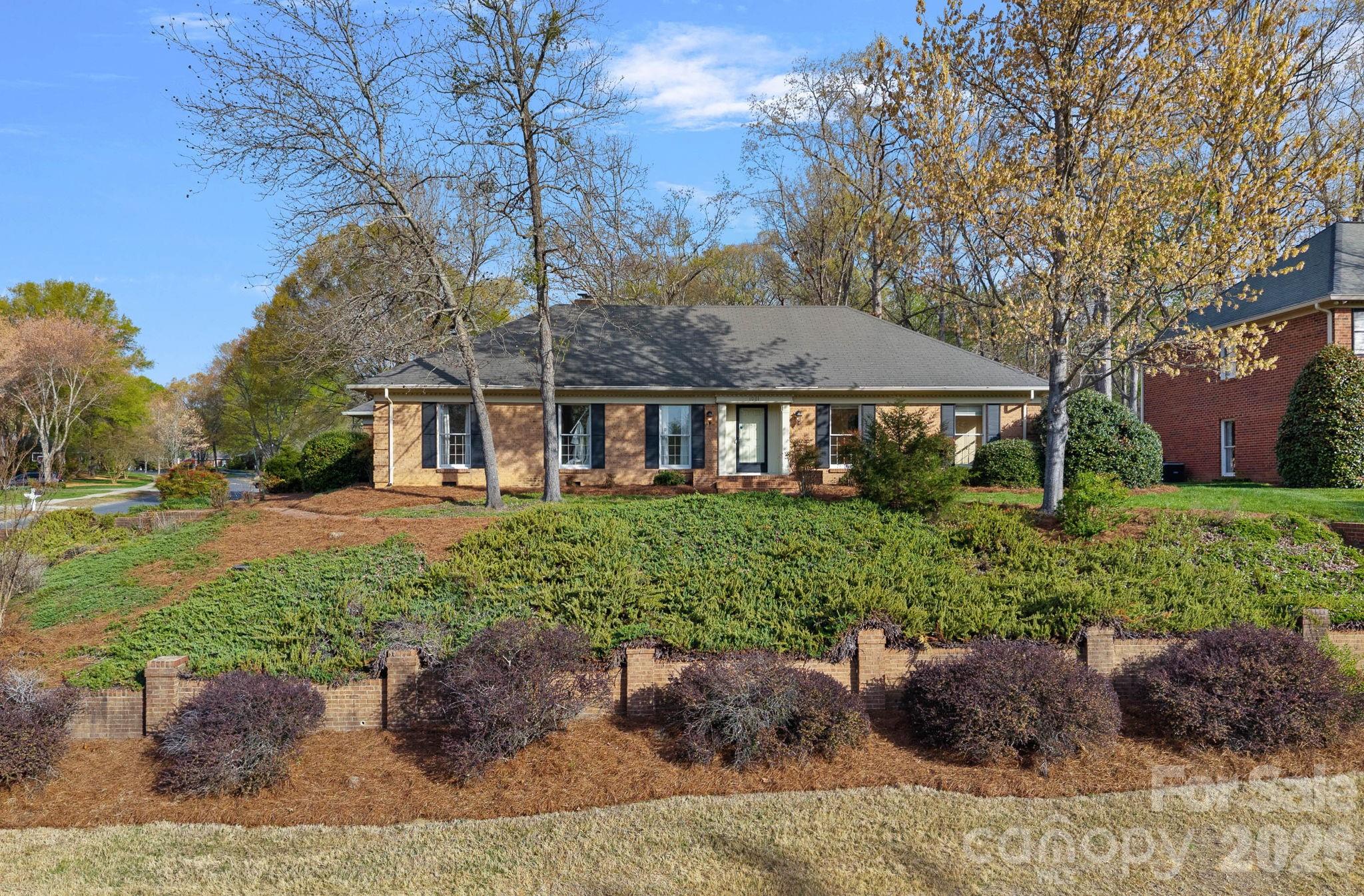 1001 Thistle Court