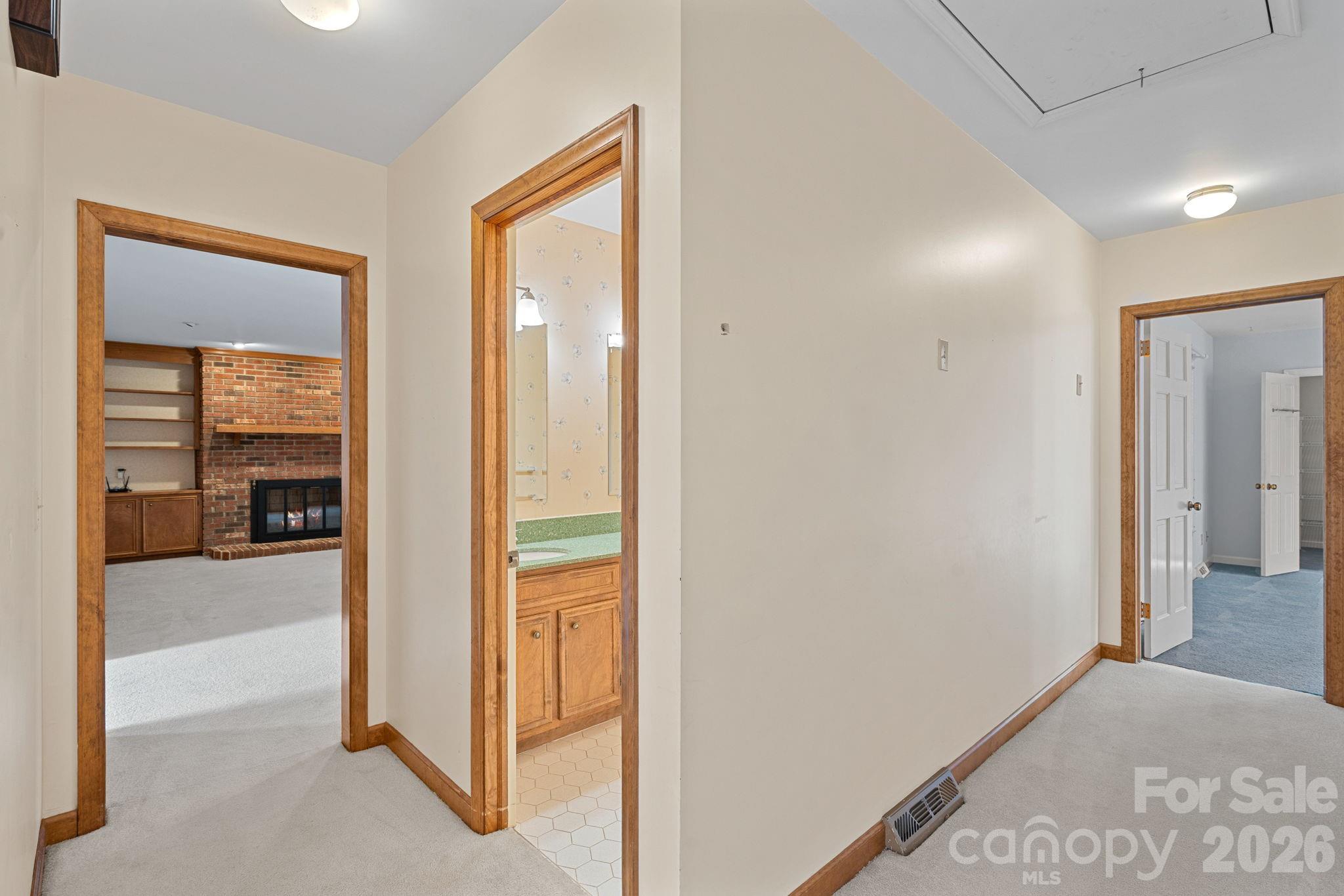 1001 Thistle Court