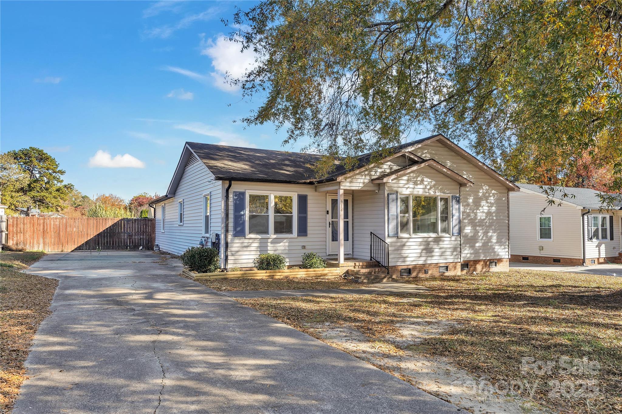 914 Carolyn Avenue