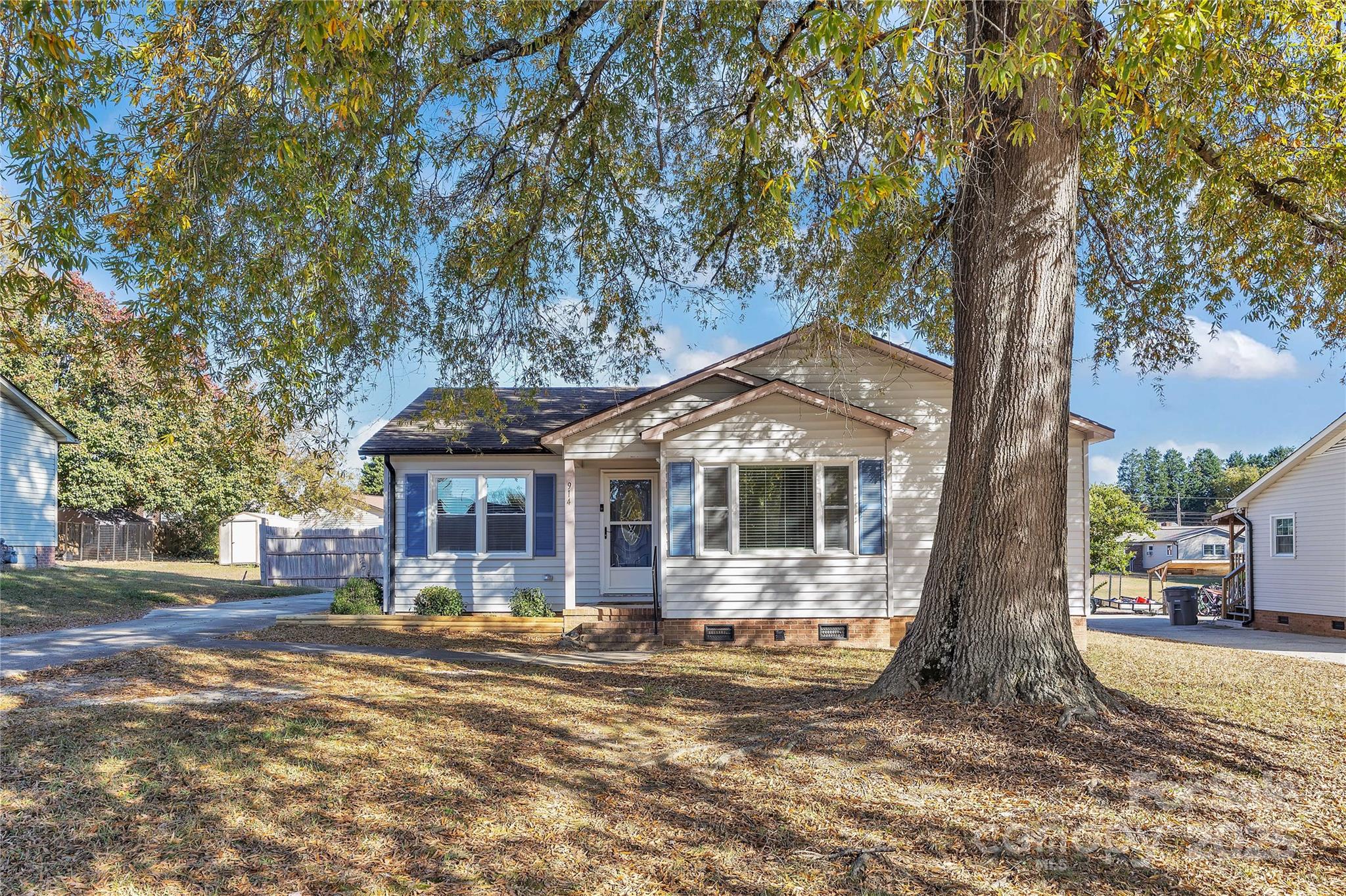914 Carolyn Avenue