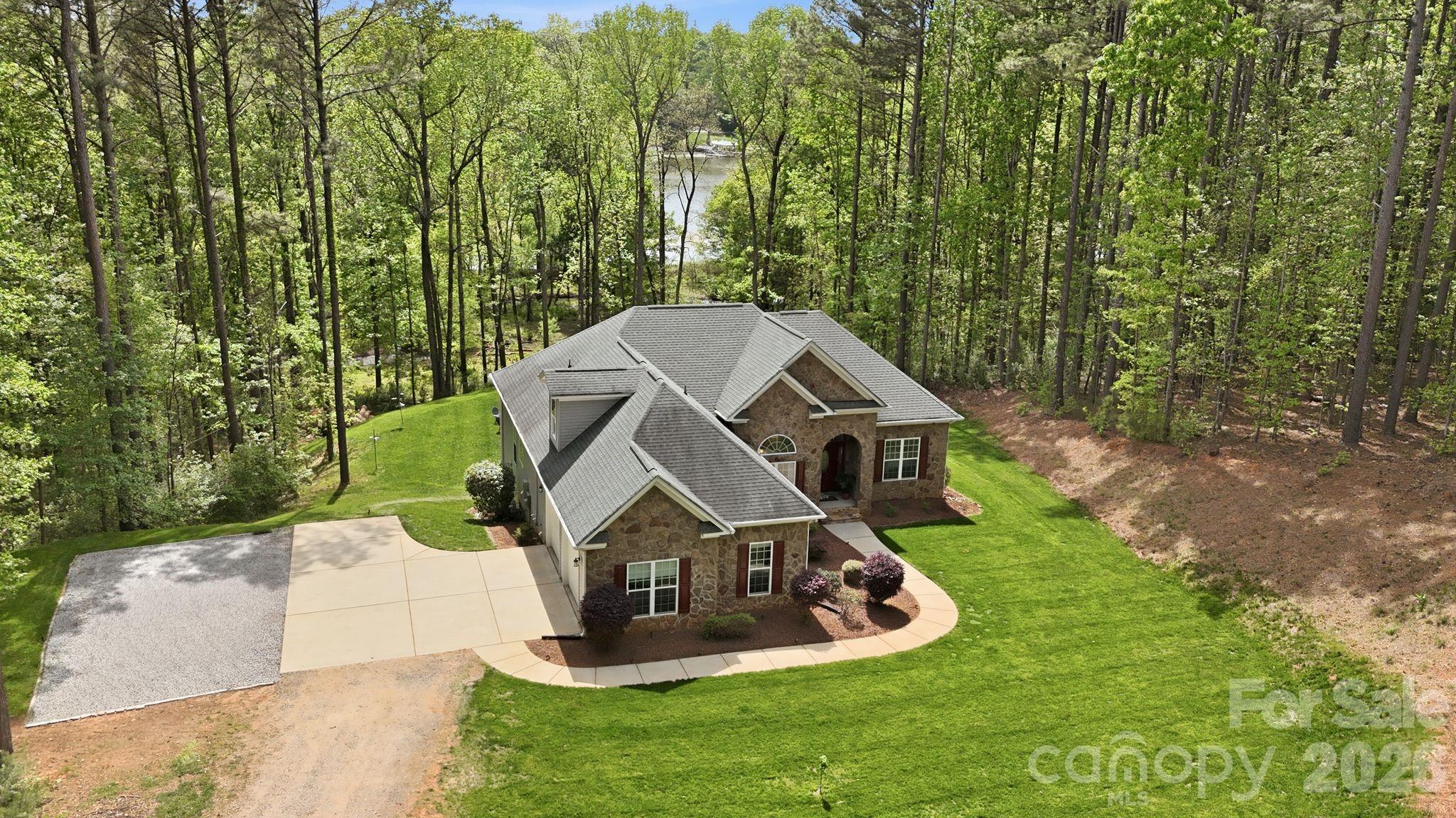 8810 Windygap Road
