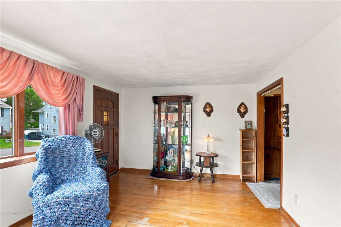 86 Pender Avenue