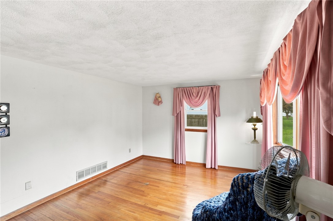 86 Pender Avenue