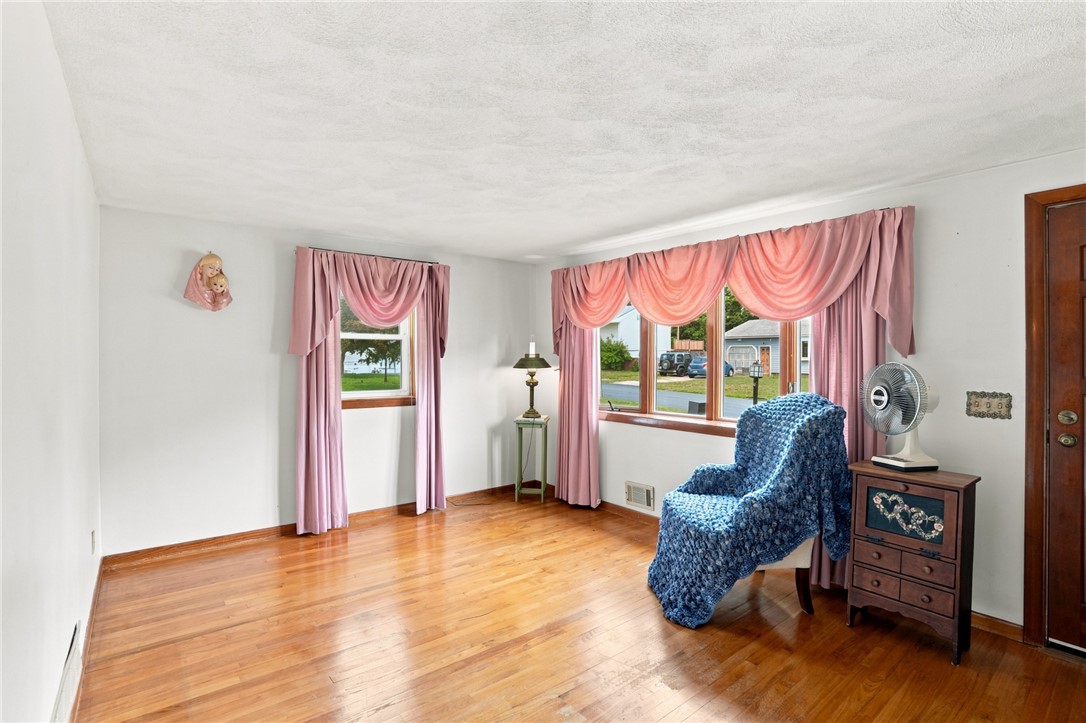 86 Pender Avenue