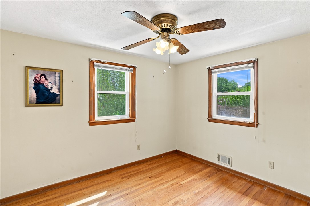 86 Pender Avenue