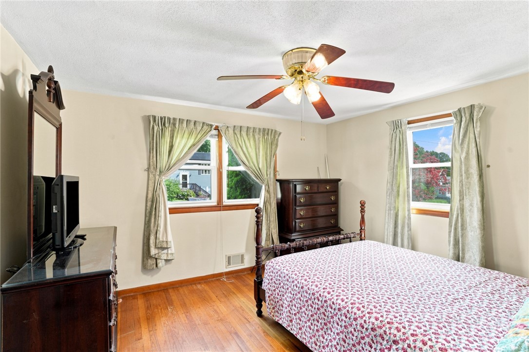 86 Pender Avenue