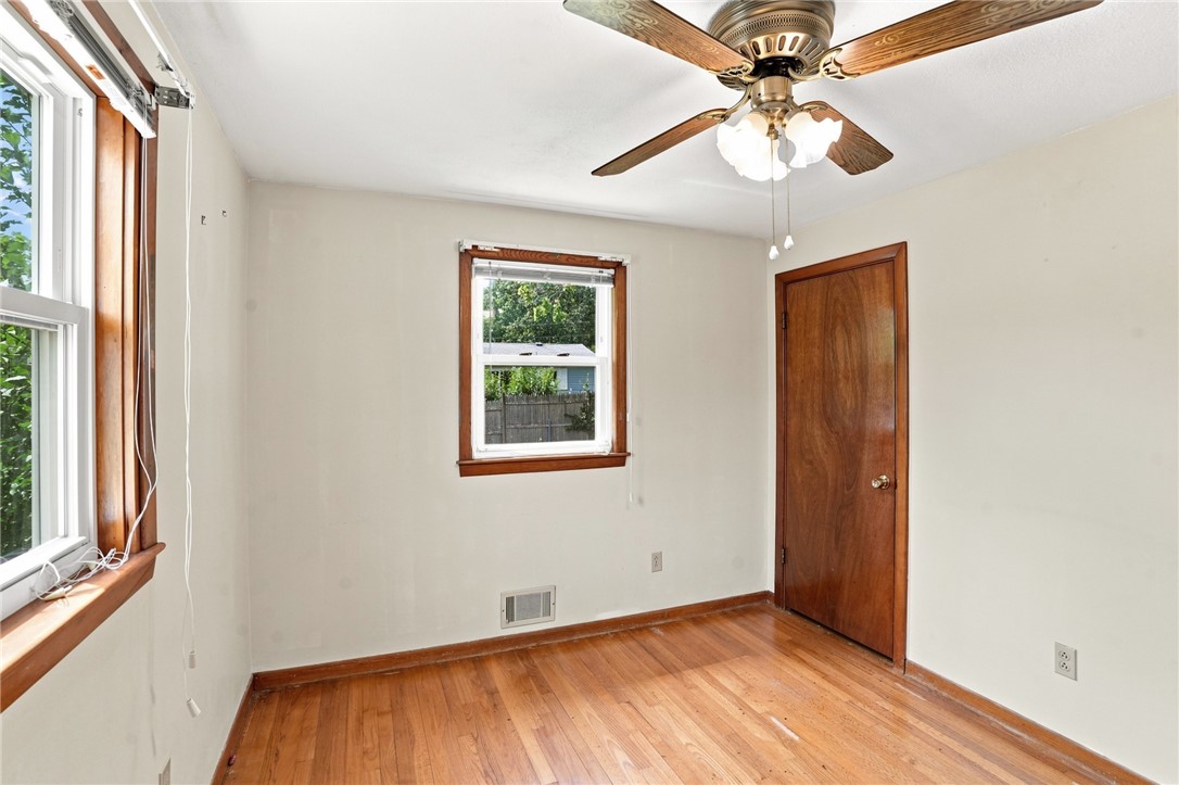 86 Pender Avenue