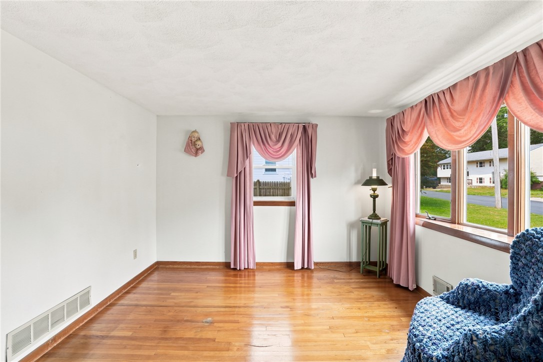 86 Pender Avenue