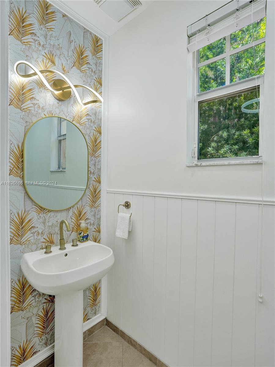 4562 Poinciana Street, Lauderdale-By-The-Sea