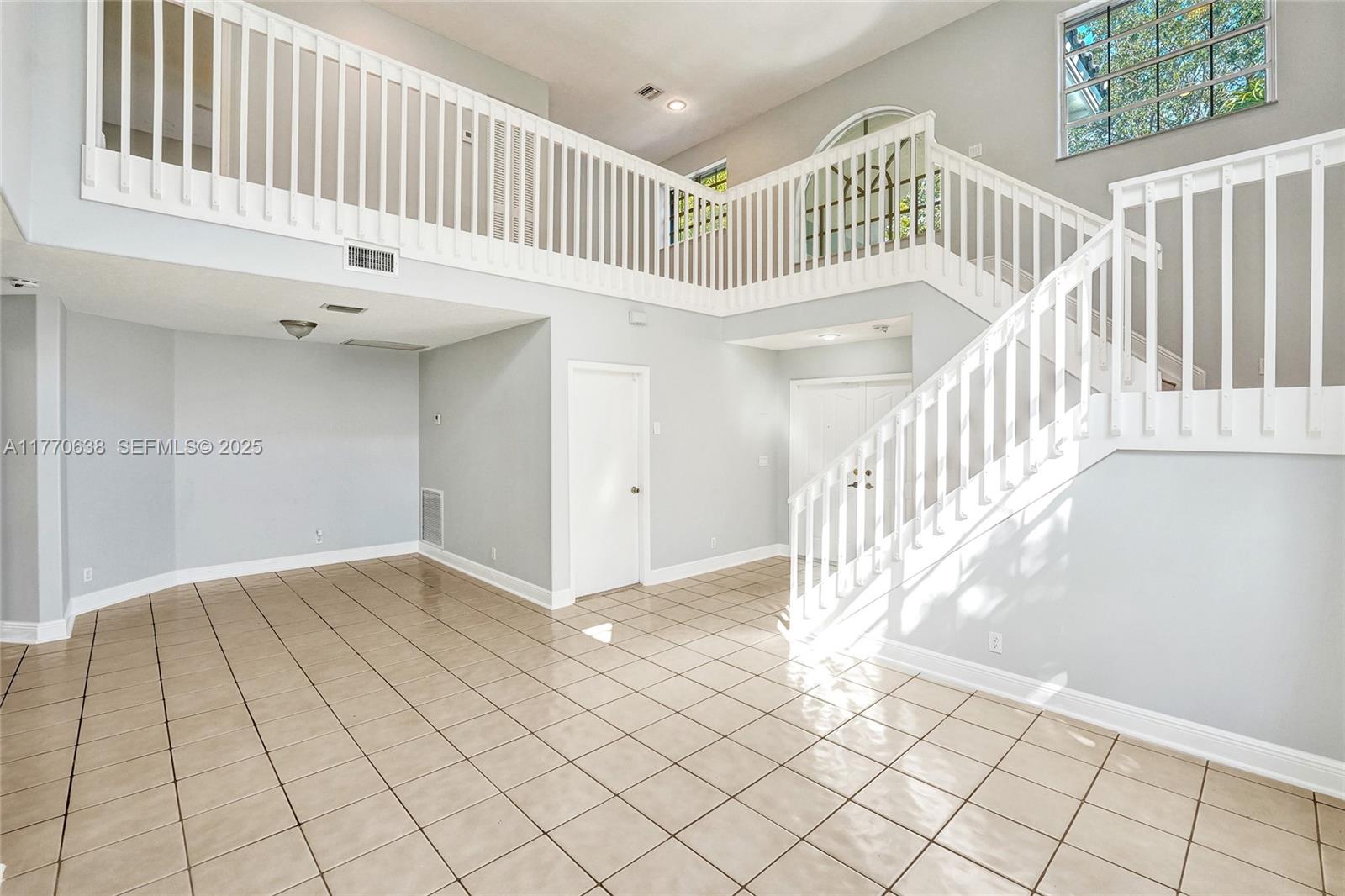 2791 La Paz Avenue