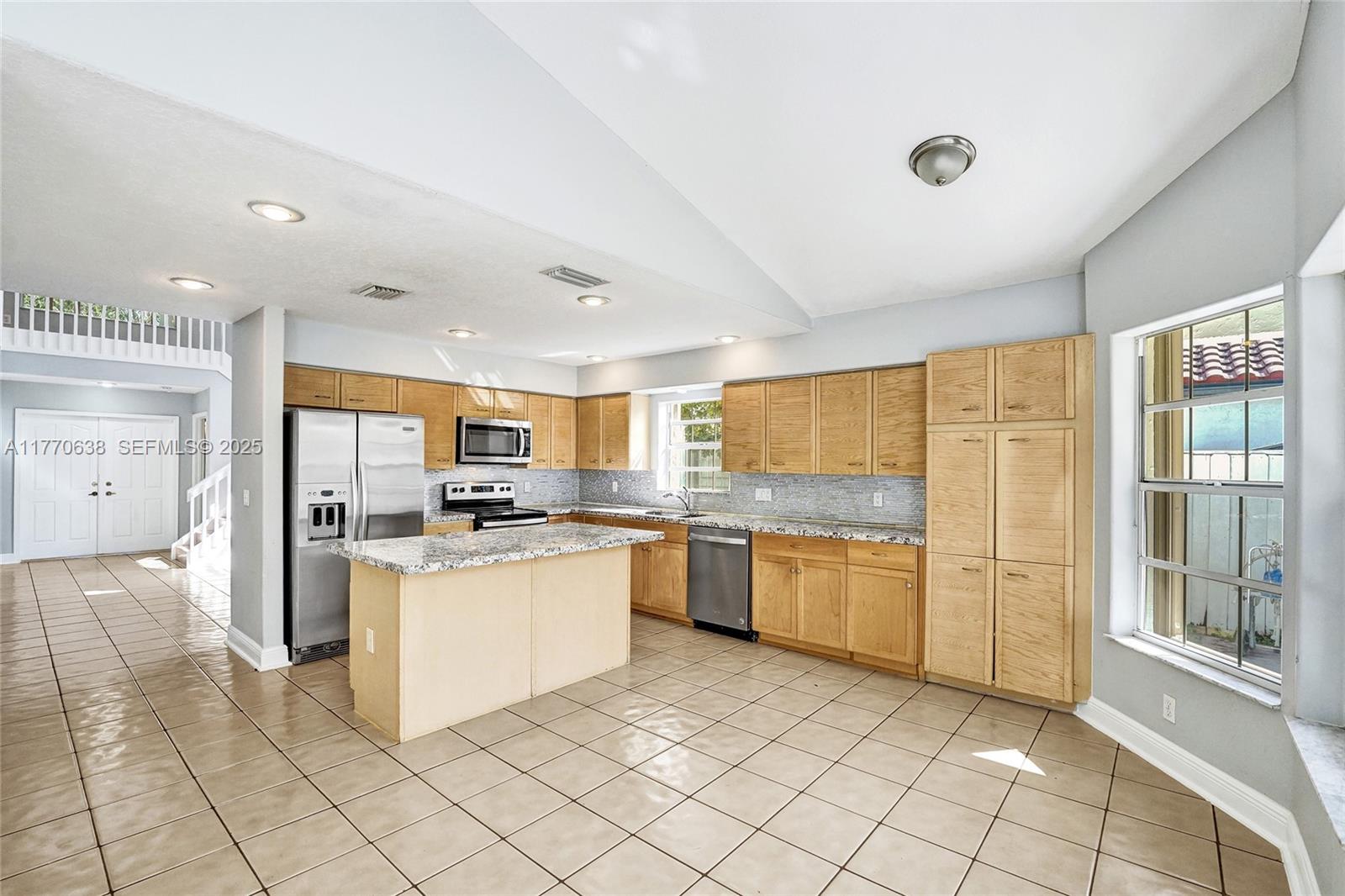 2791 La Paz Avenue