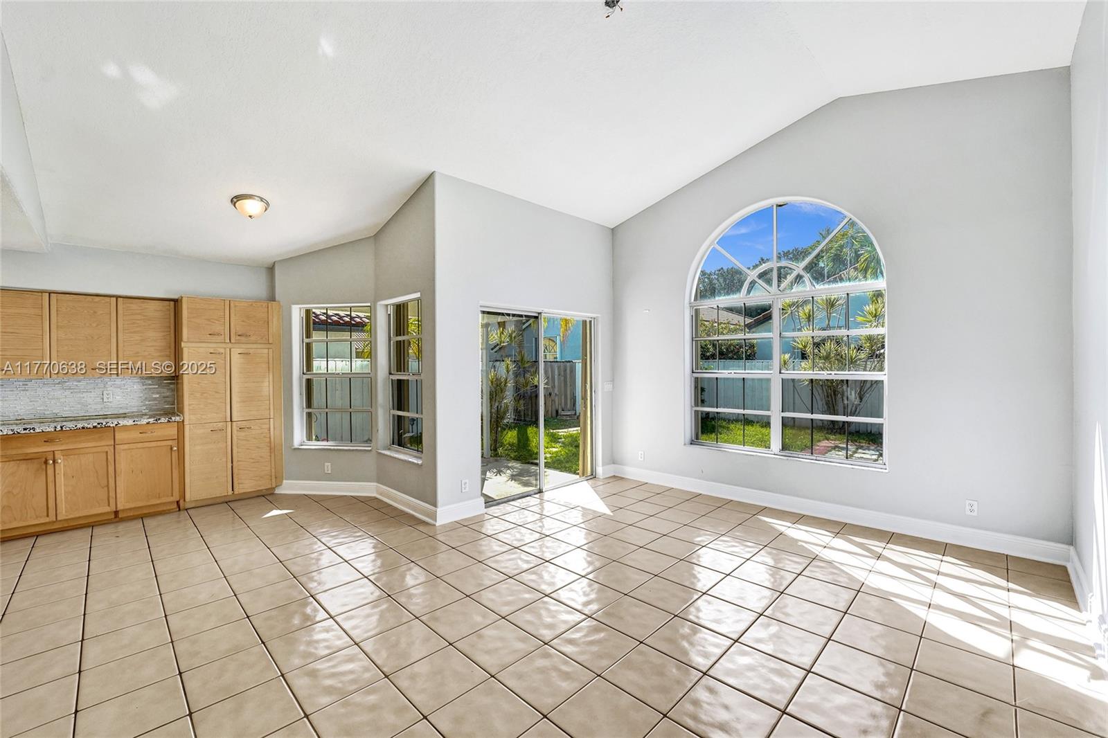 2791 La Paz Avenue