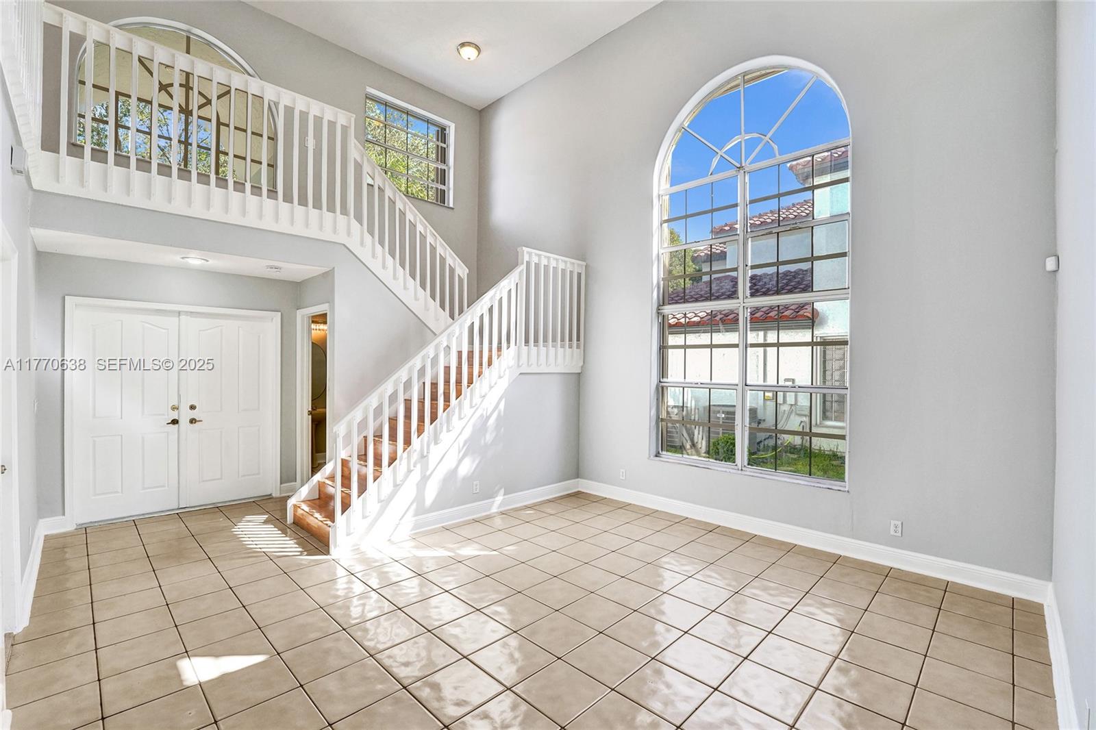 2791 La Paz Avenue