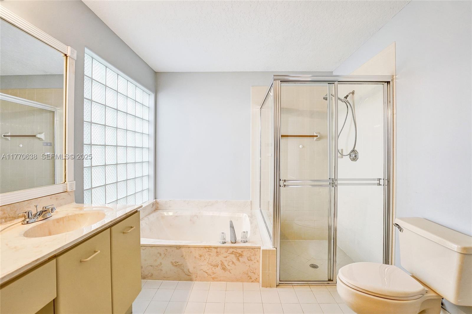 2791 La Paz Avenue