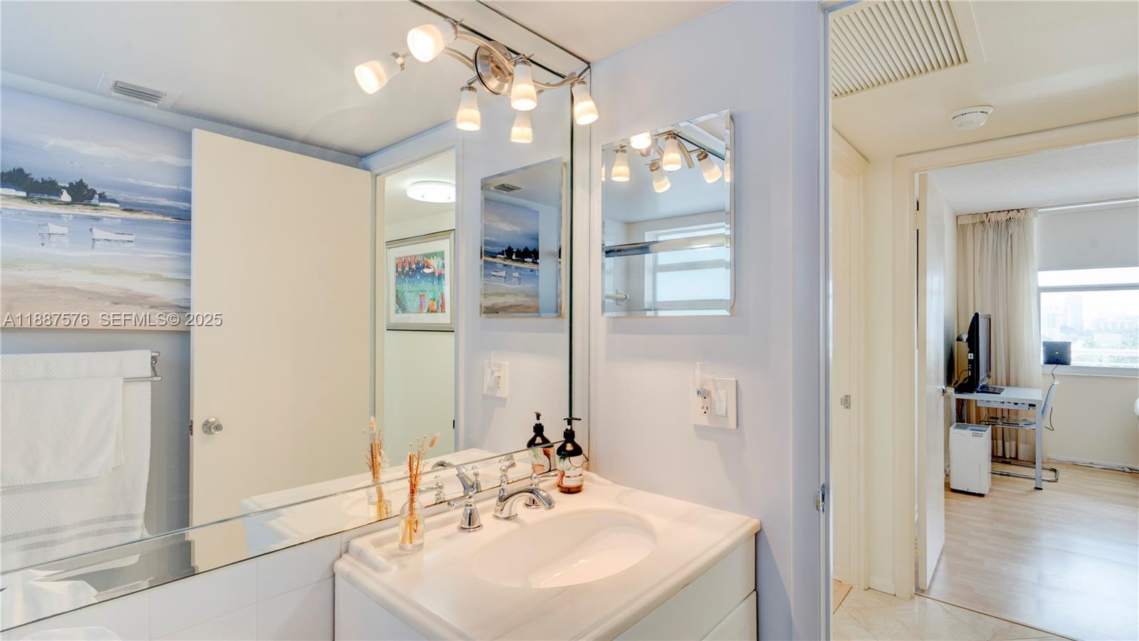 201 N Ocean Boulevard 903