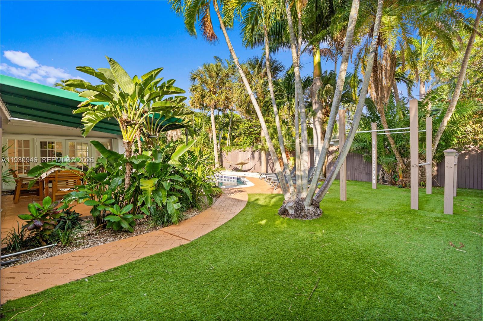 1344 Seabreeze Boulevard