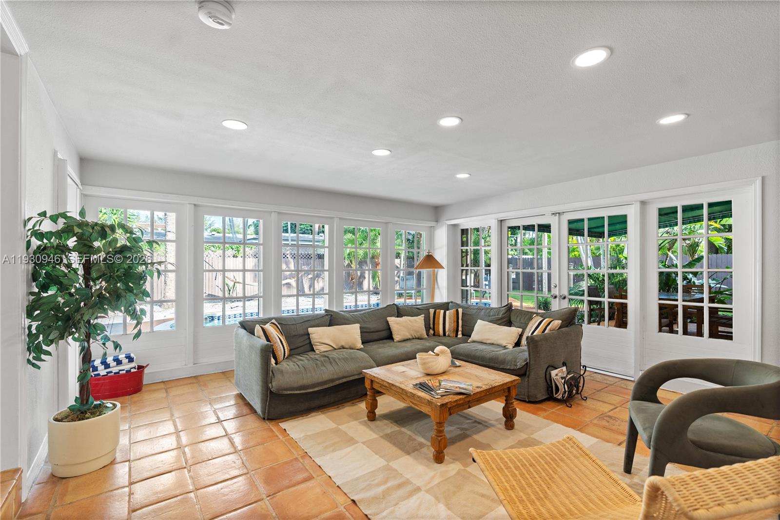1344 Seabreeze Boulevard