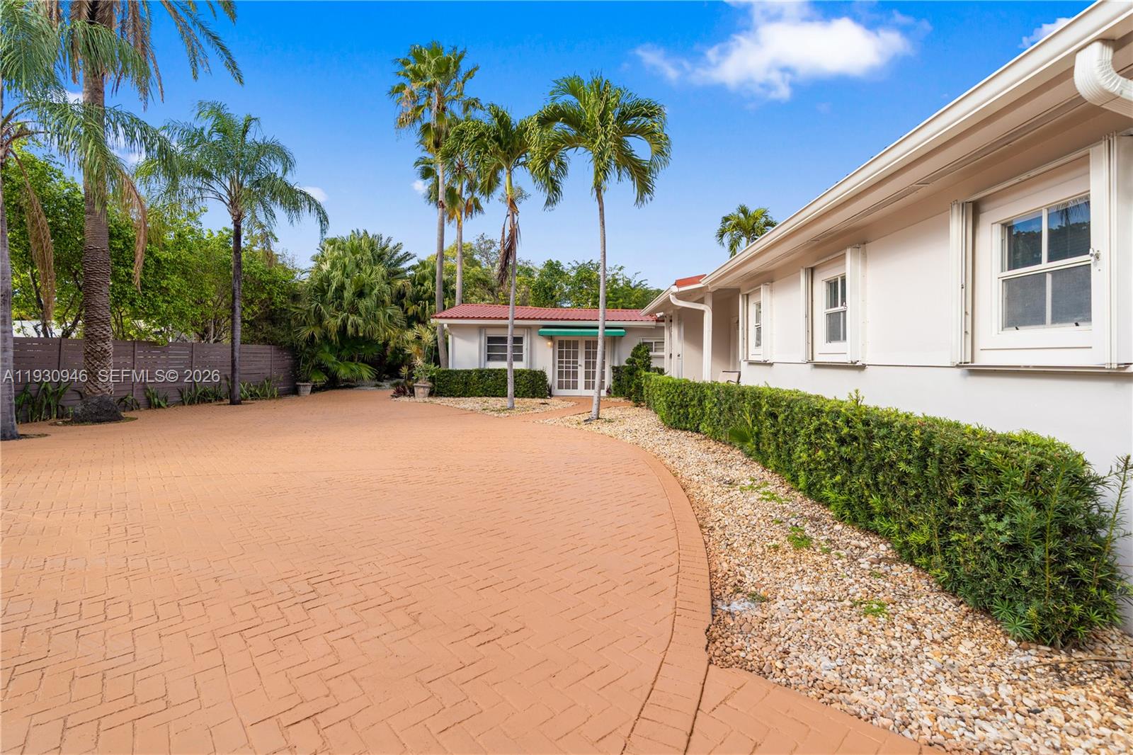 1344 Seabreeze Boulevard