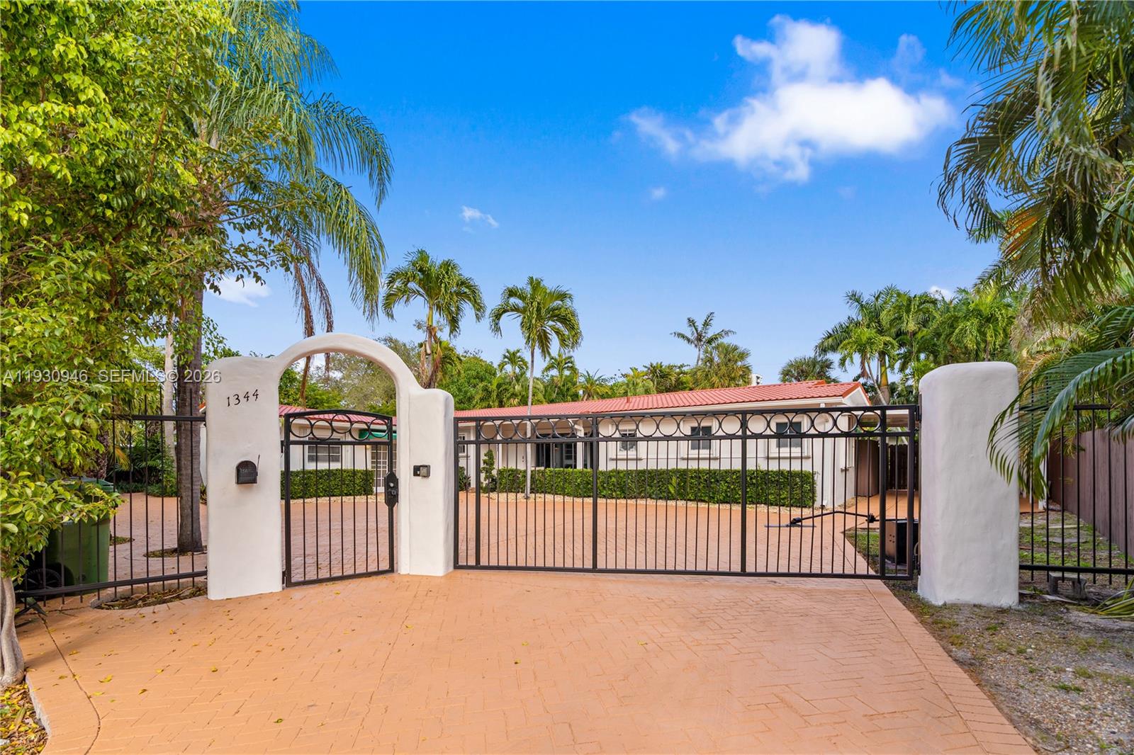1344 Seabreeze Boulevard