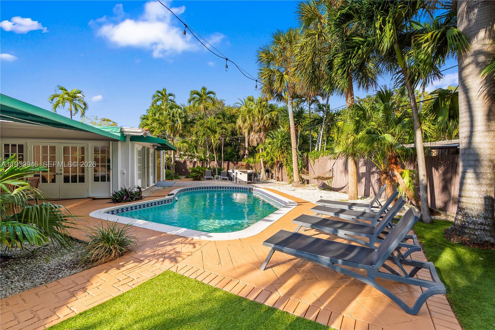 1344 Seabreeze Boulevard