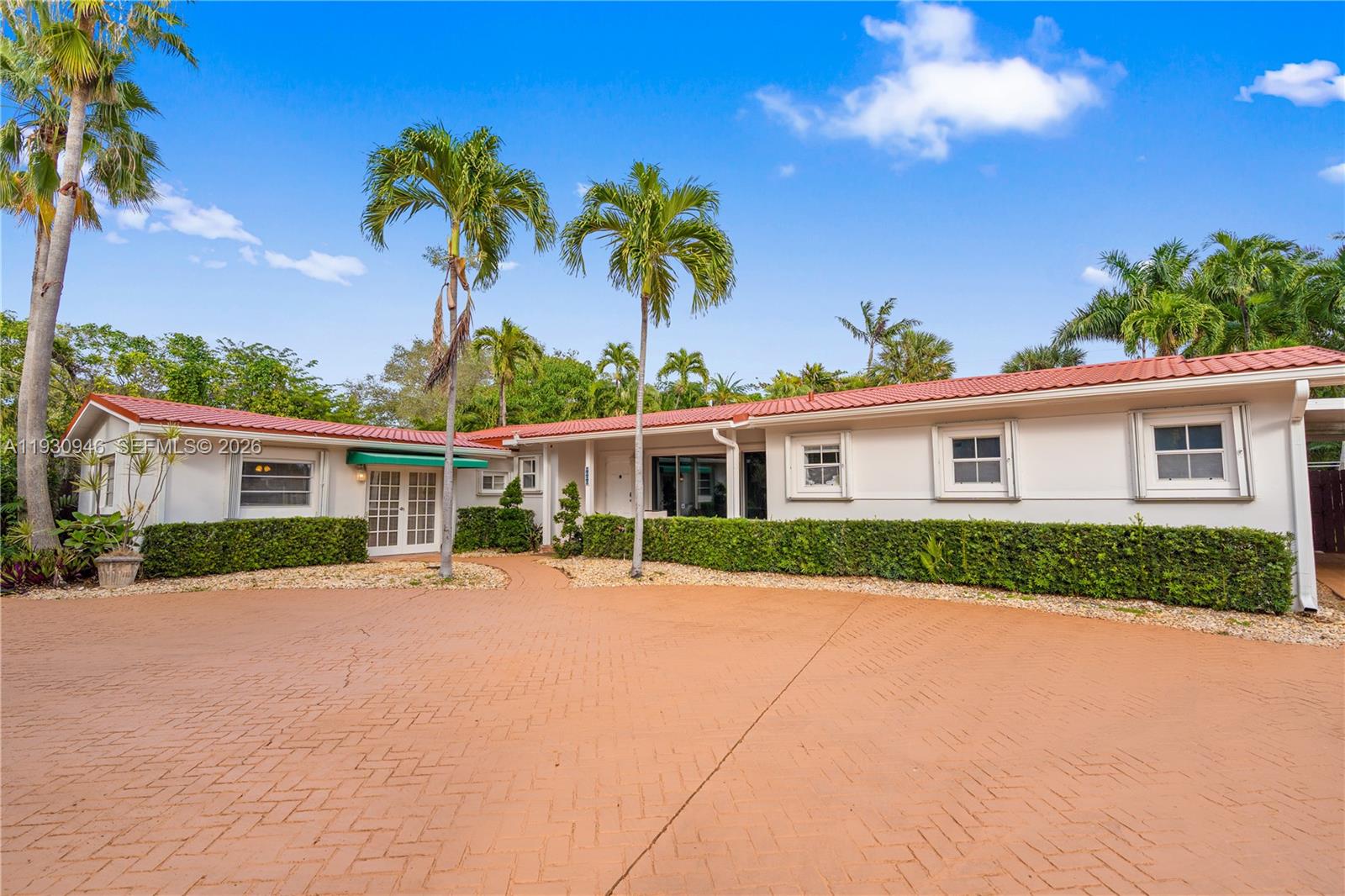 1344 Seabreeze Boulevard
