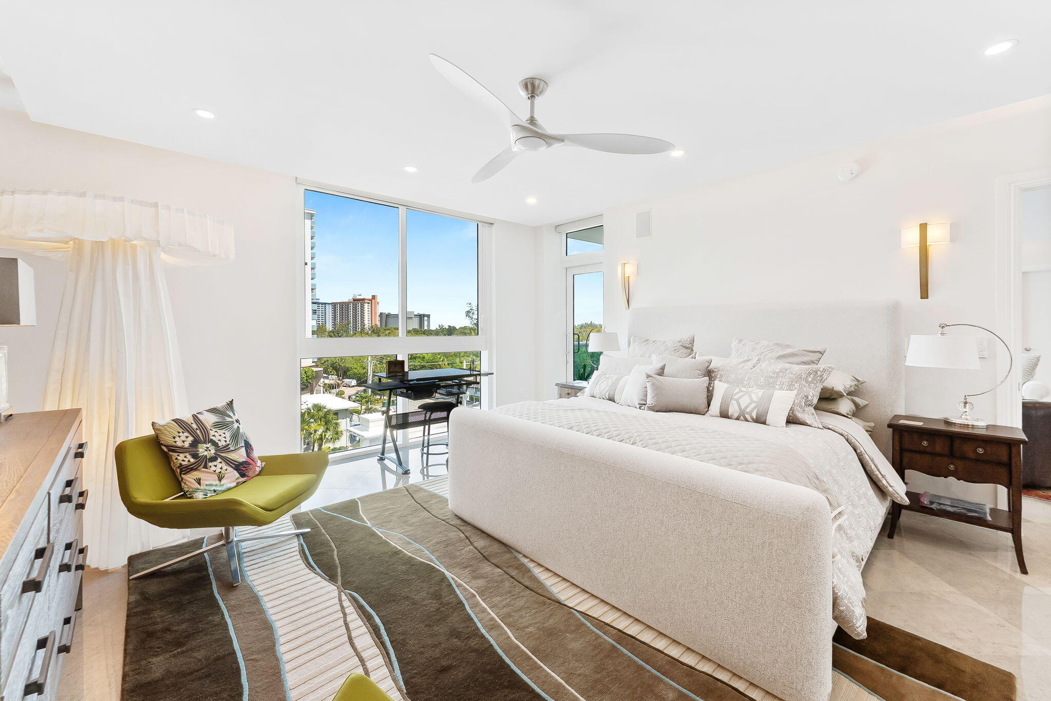 715 Bayshore Drive 606