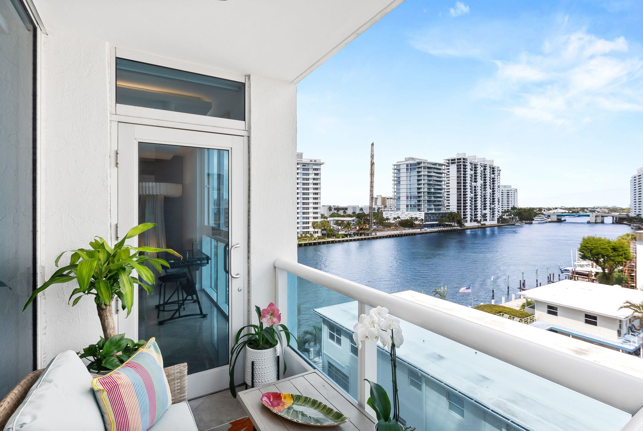 715 Bayshore Drive 606