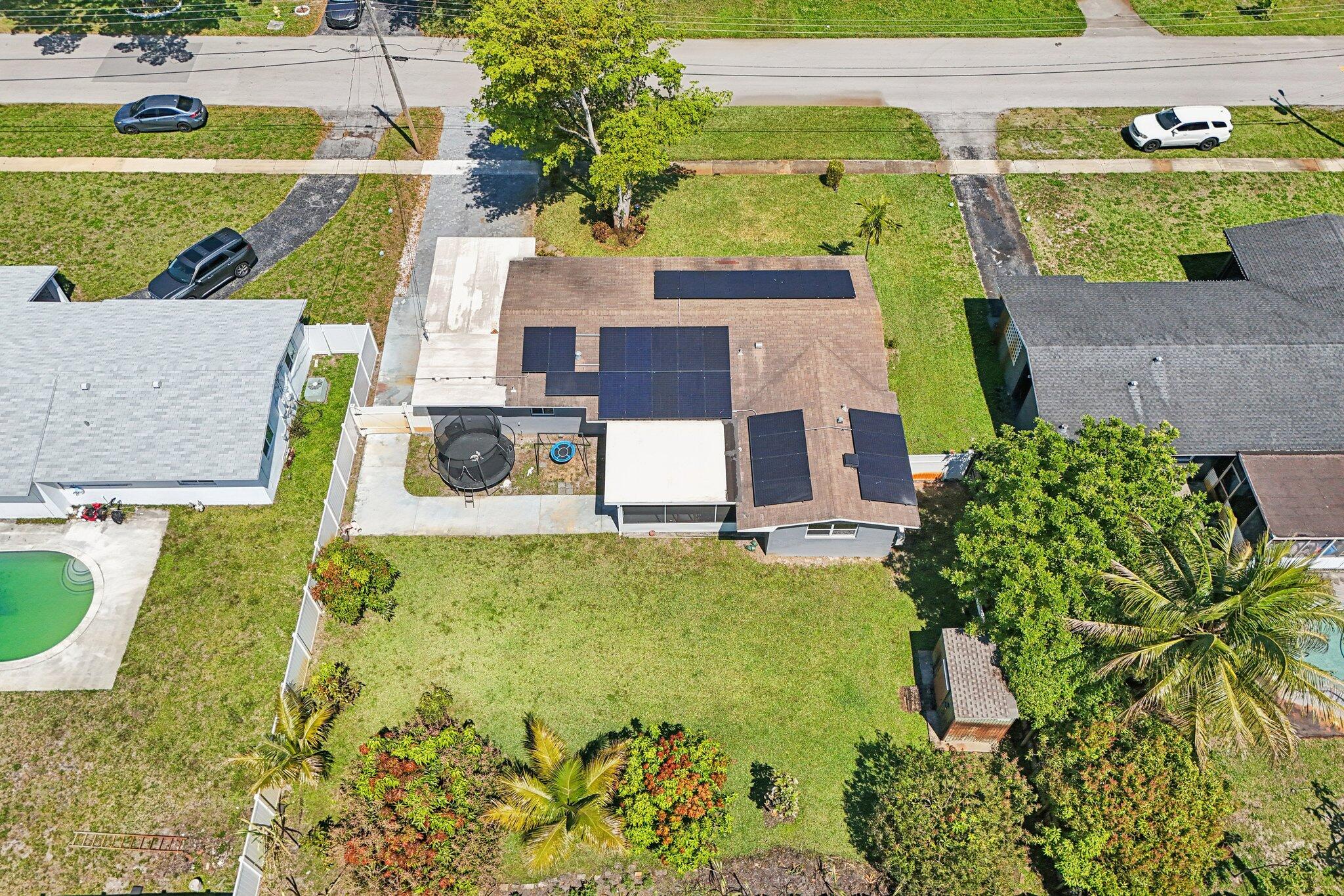 4688 NW 1st Street