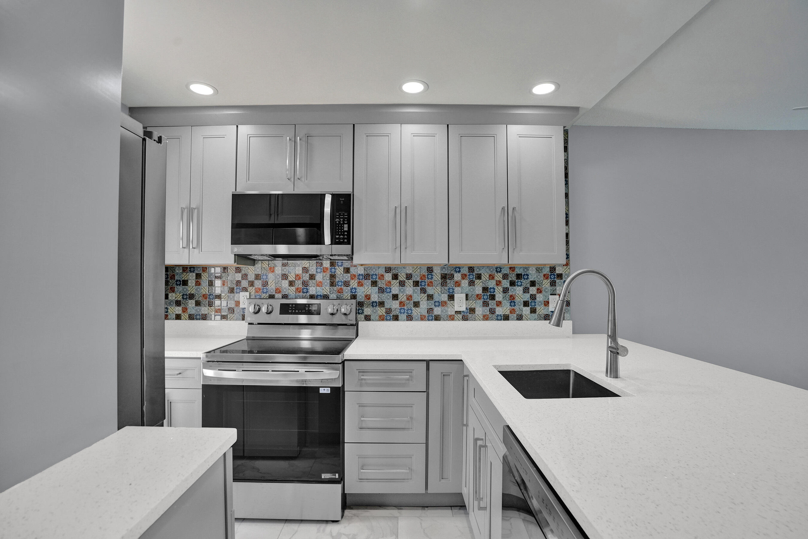 1481 S Ocean Boulevard 308, Lauderdale-By-The-Sea Unit: 308