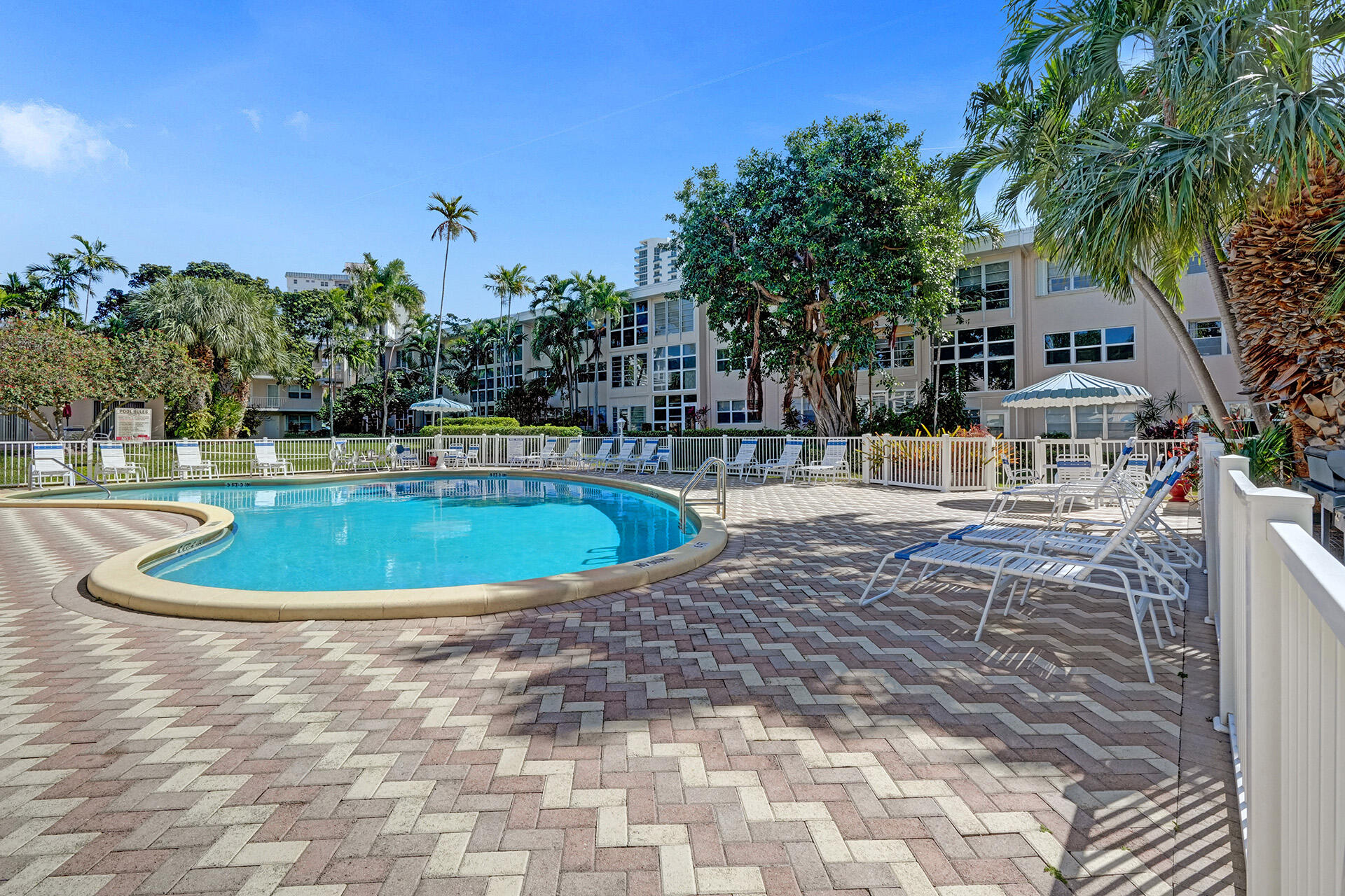 1481 S Ocean Boulevard 308, Lauderdale-By-The-Sea Unit: 308