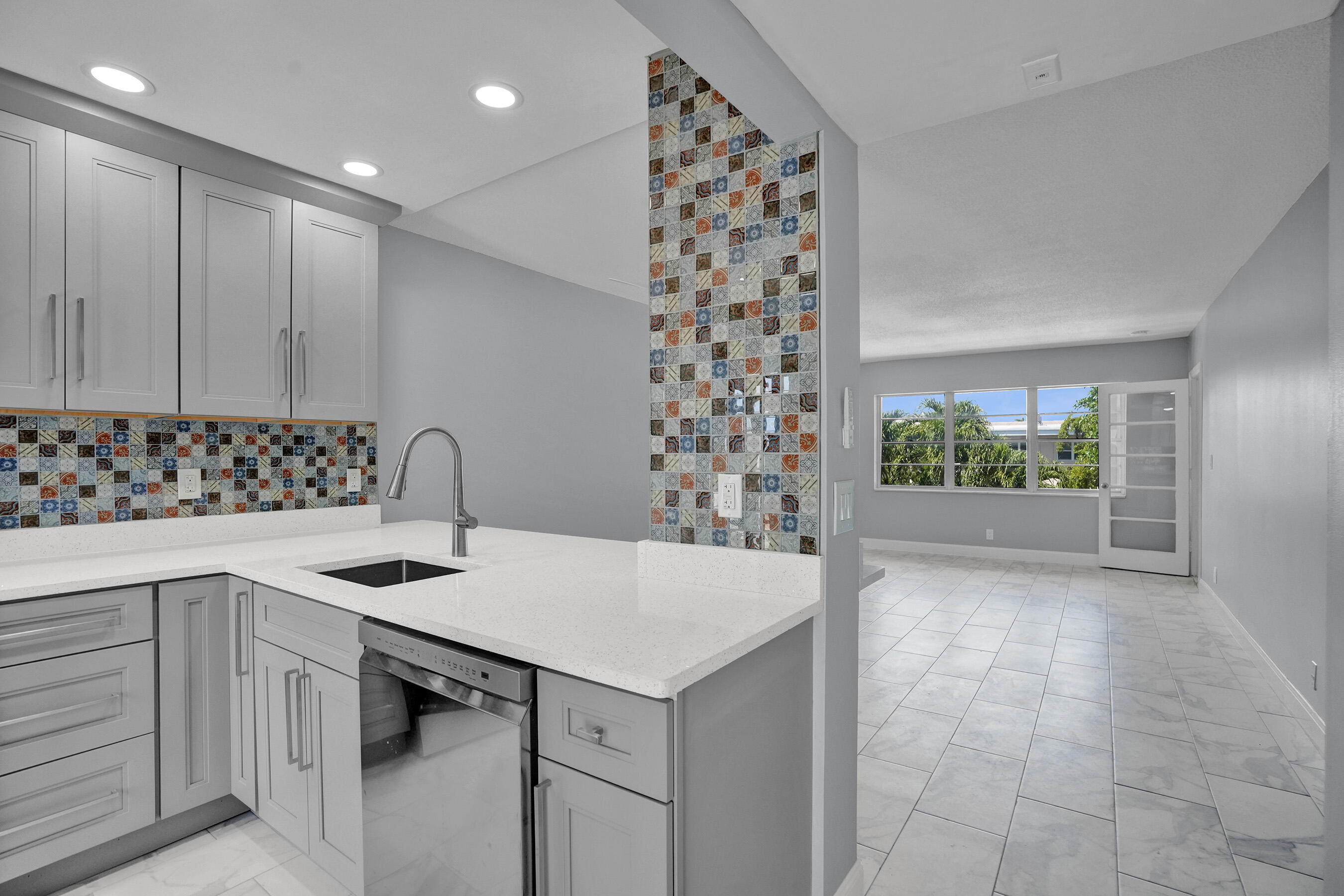 1481 S Ocean Boulevard 308, Lauderdale-By-The-Sea Unit: 308
