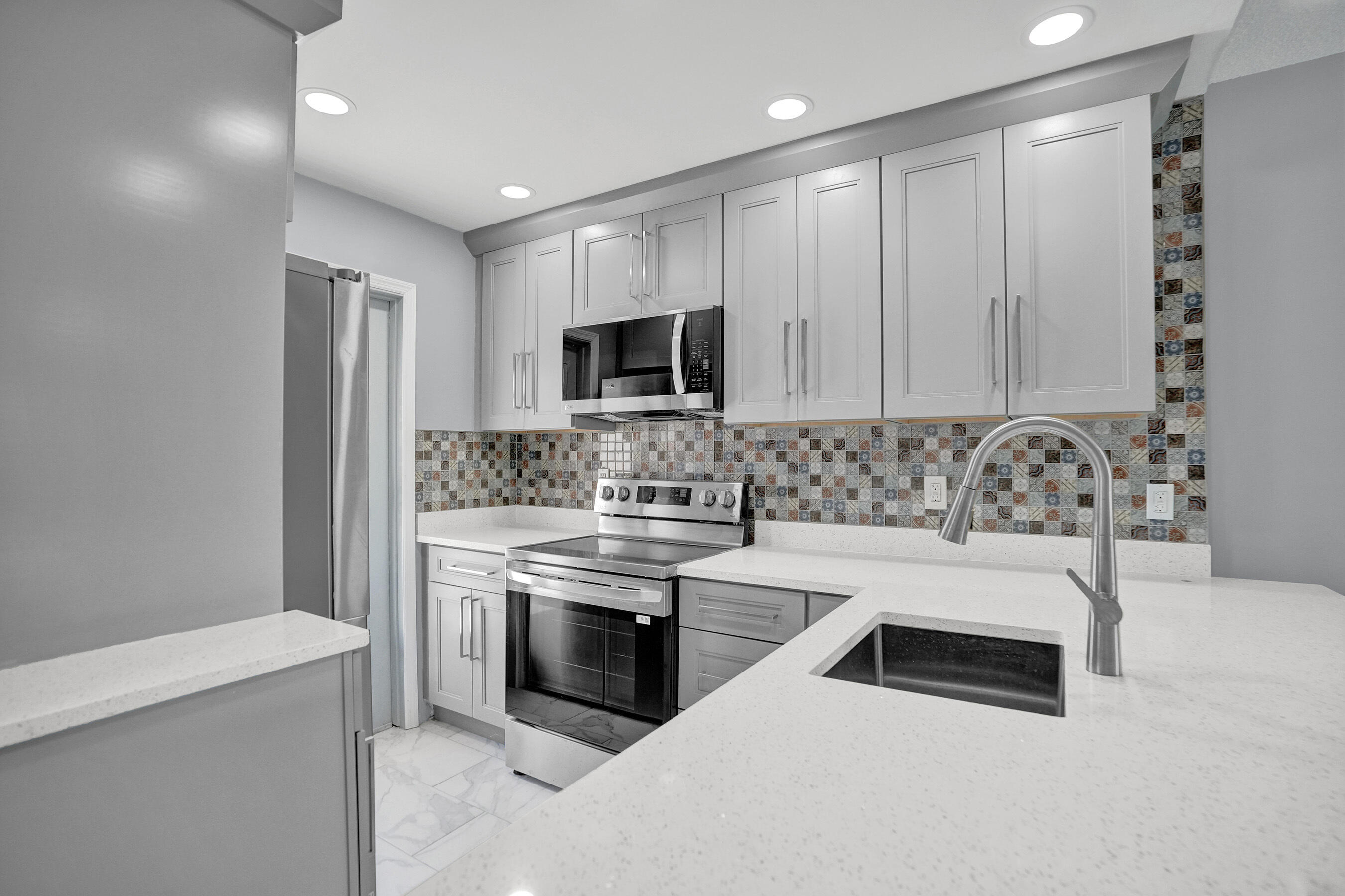 1481 S Ocean Boulevard 308, Lauderdale-By-The-Sea Unit: 308