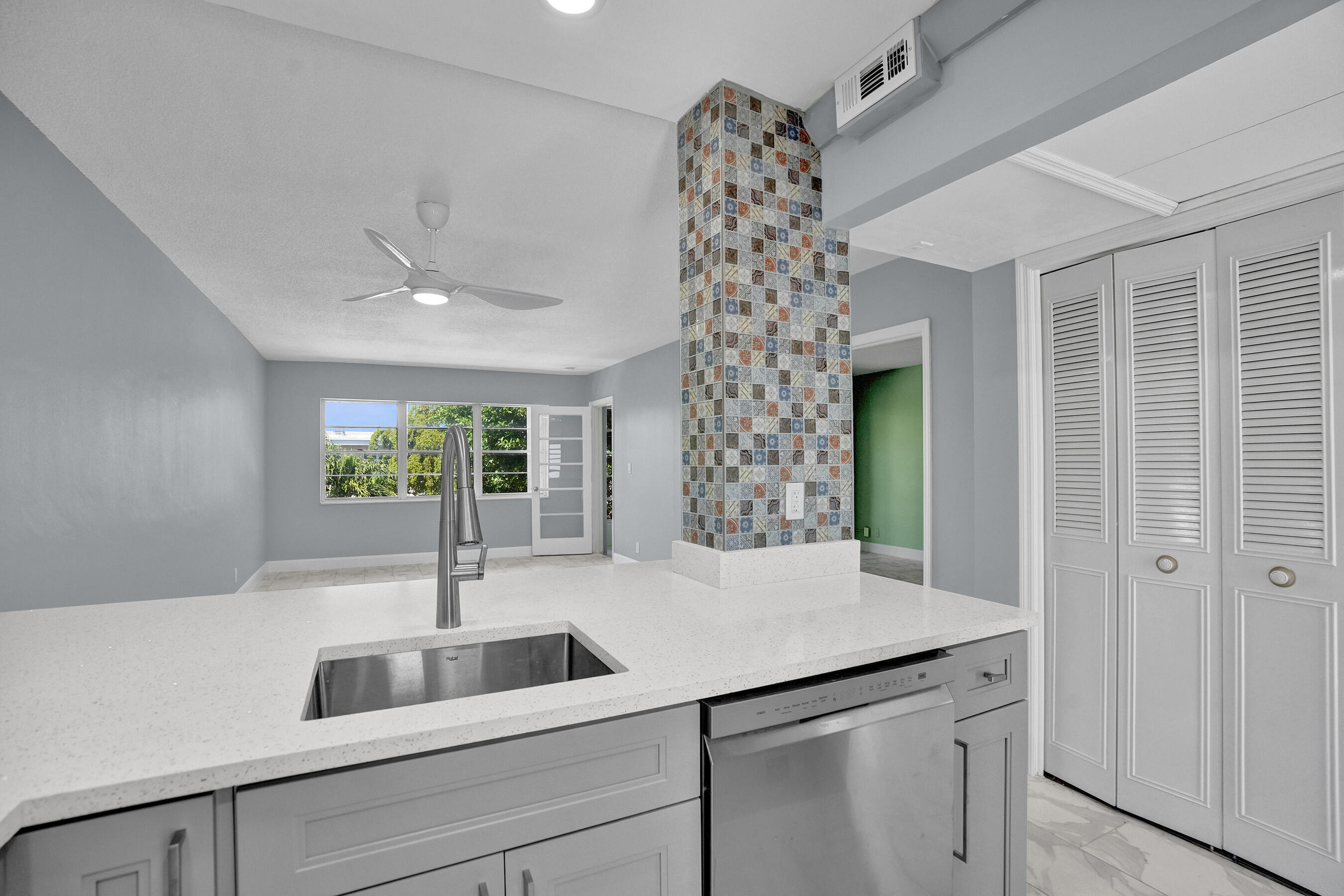 1481 S Ocean Boulevard 308, Lauderdale-By-The-Sea Unit: 308