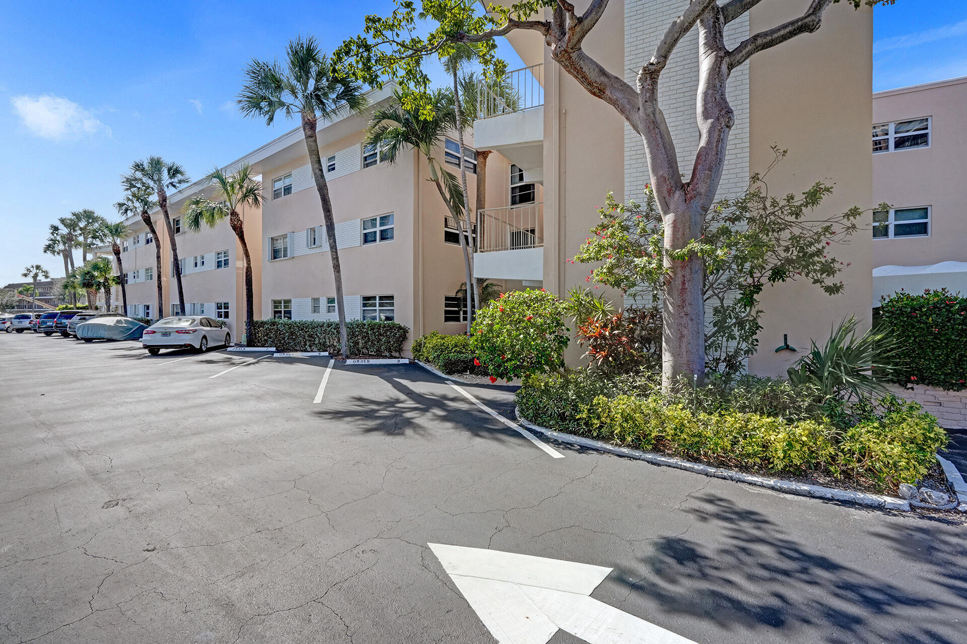 1481 S Ocean Boulevard 308, Lauderdale-By-The-Sea Unit: 308
