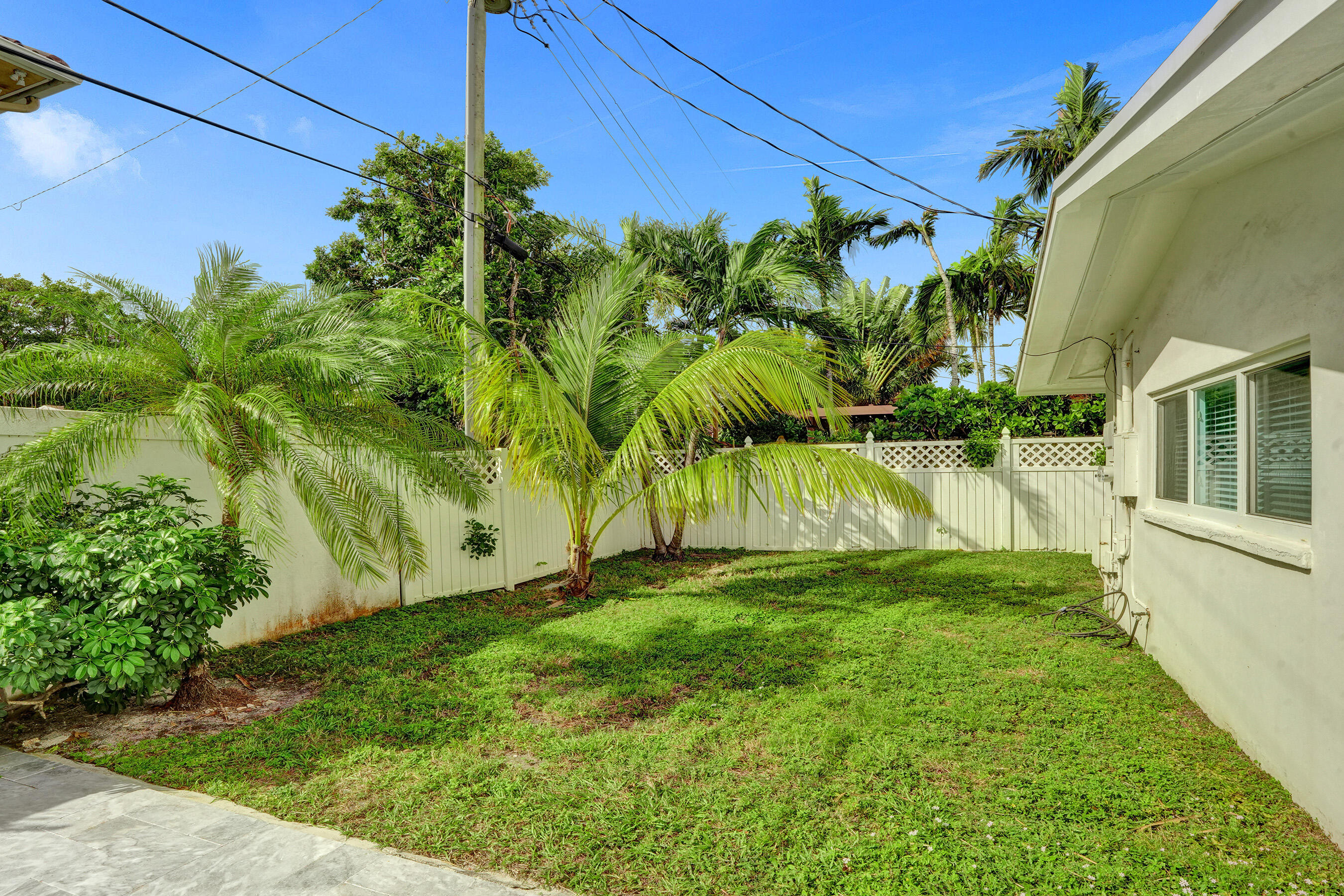 3406 Robbins Road