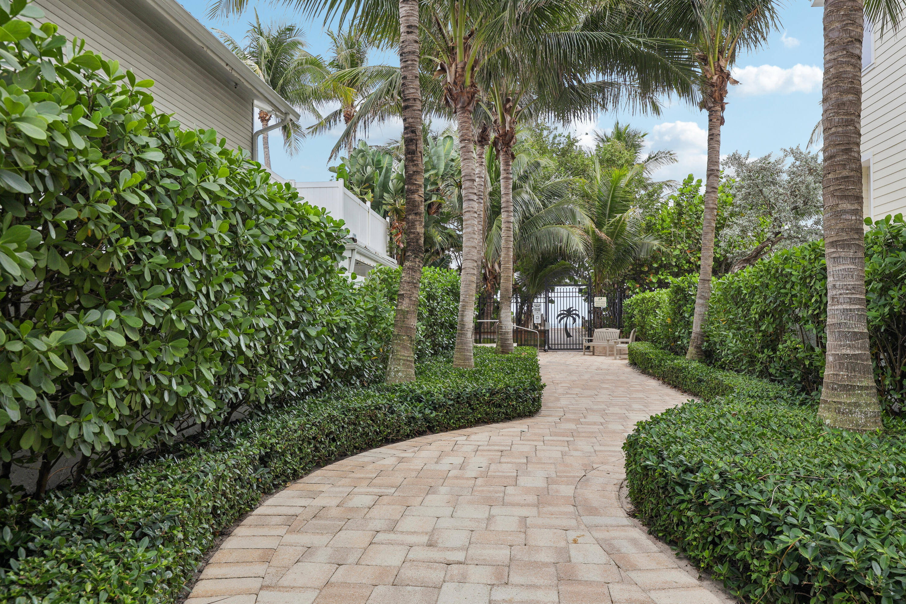 3406 Robbins Road