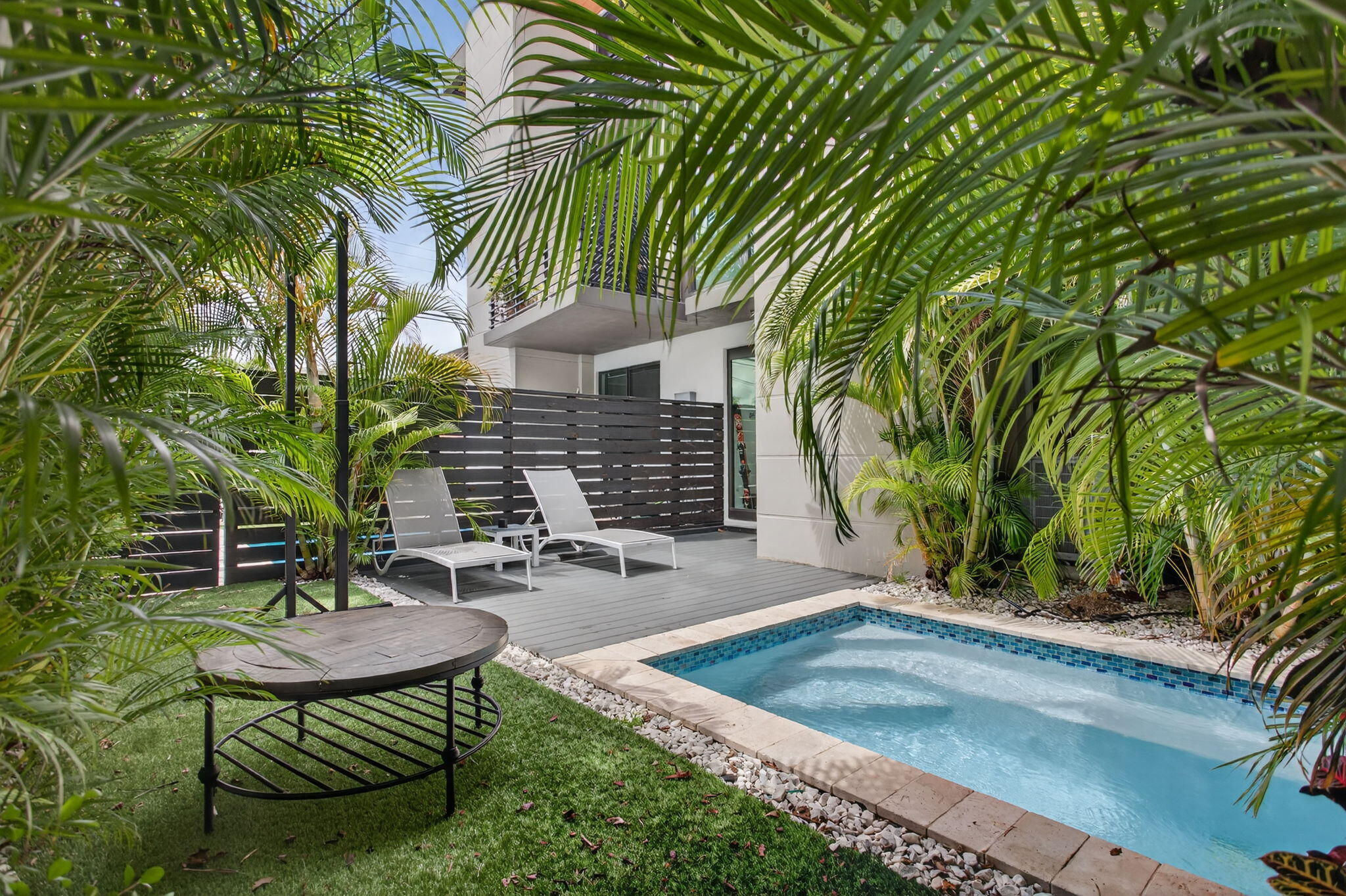 1044 N Victoria Park Road