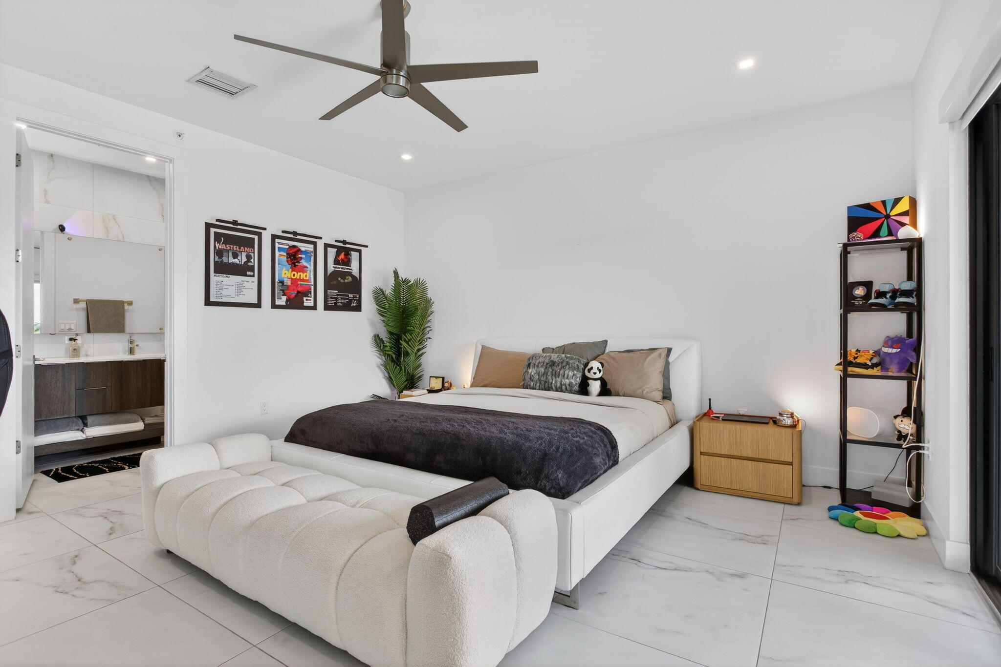 1044 N Victoria Park Road