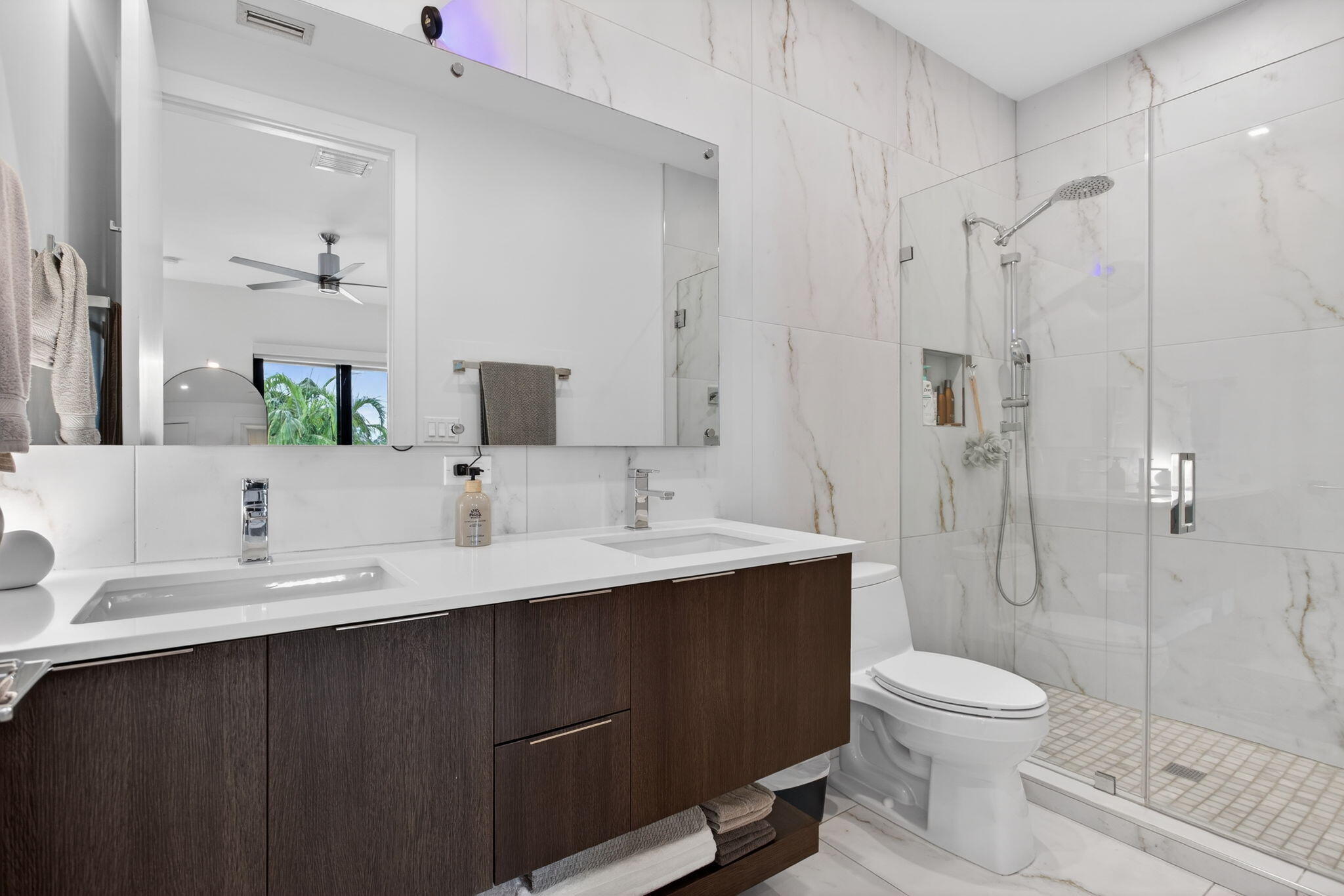 1044 N Victoria Park Road