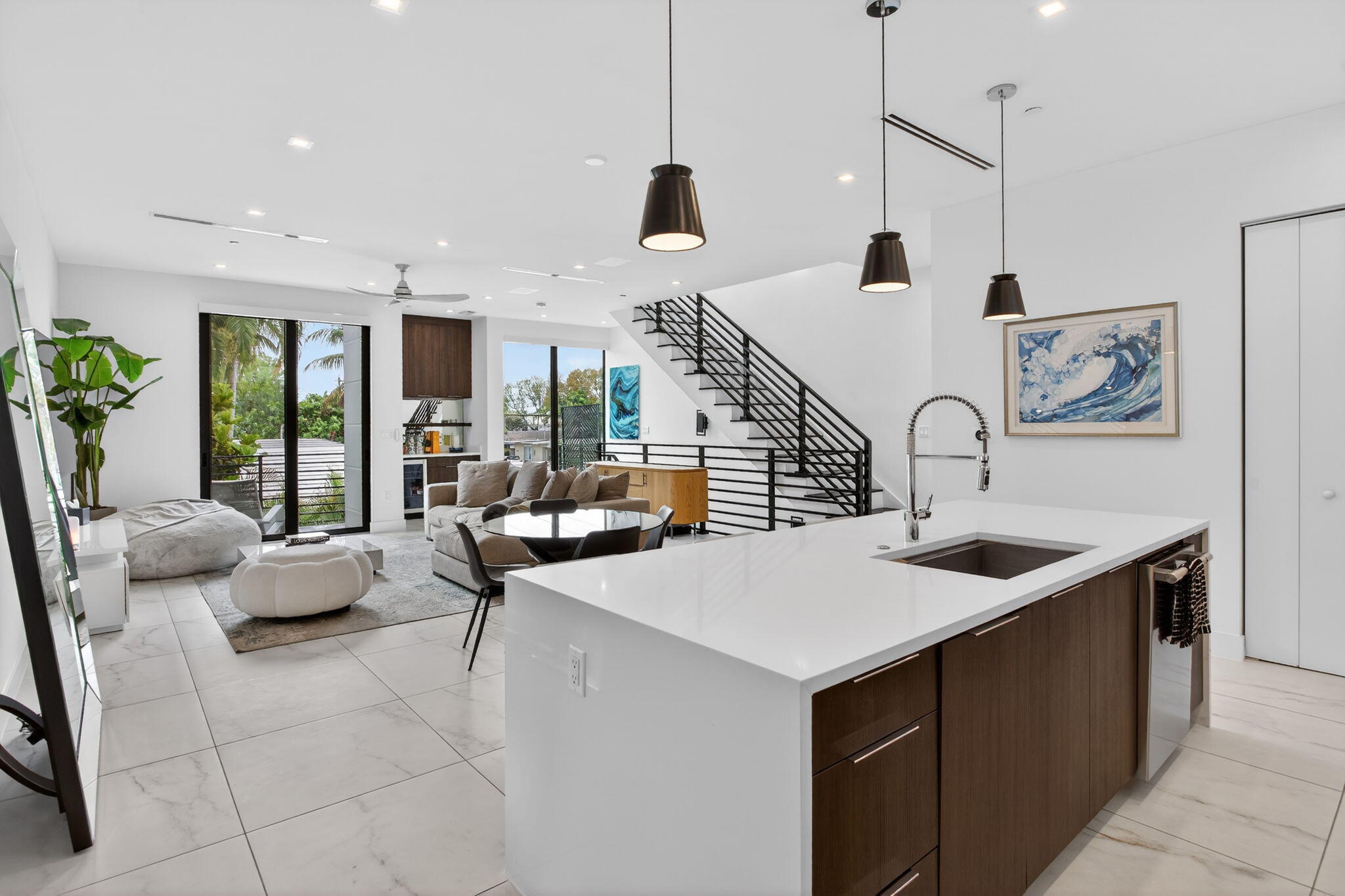 1044 N Victoria Park Road