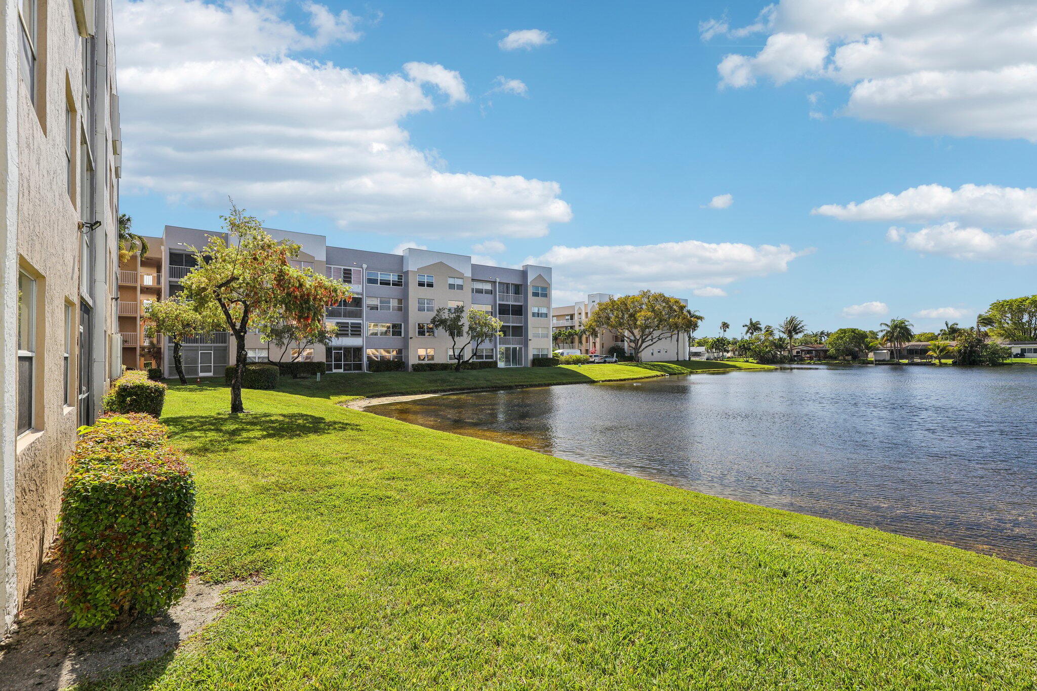 10208 NW 24th Place 102