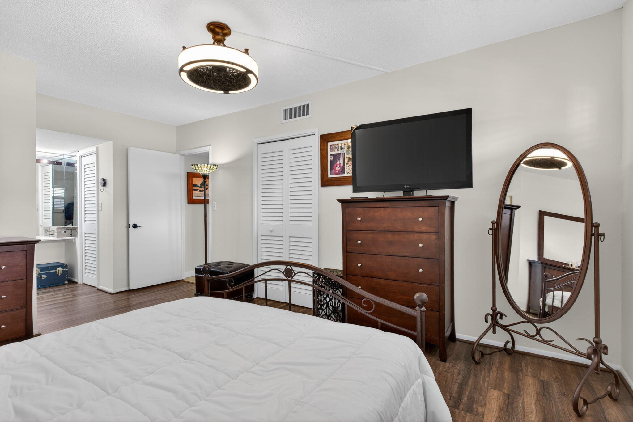 2950 N Palm Aire Drive 606