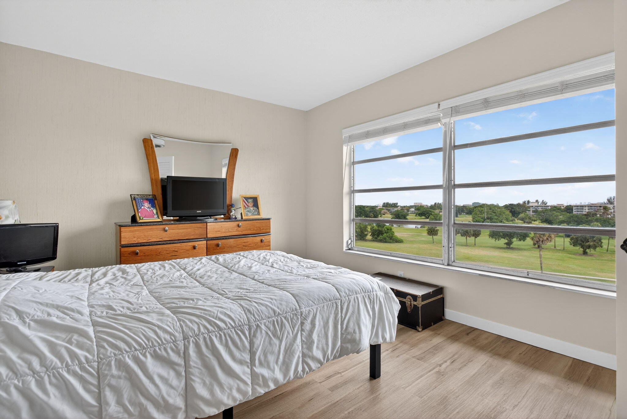 2950 N Palm Aire Drive 606