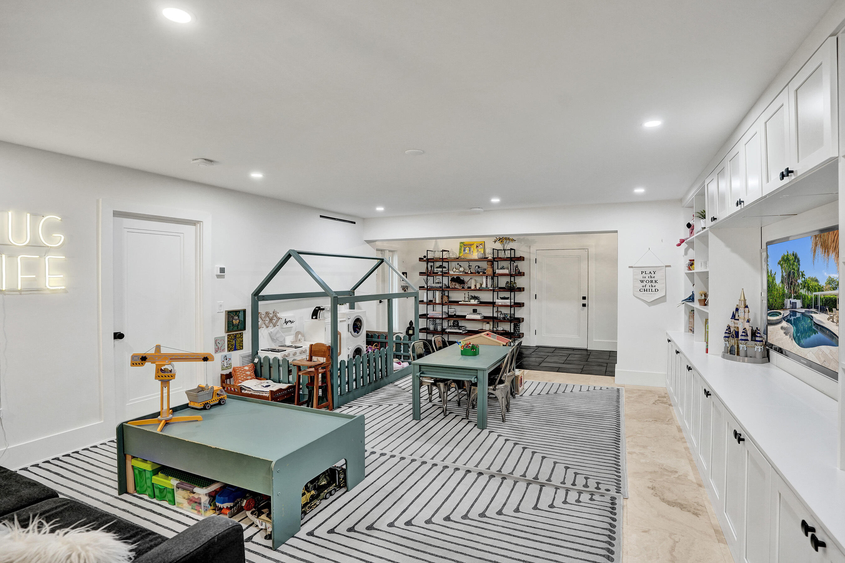 2421 NE 12th Street
