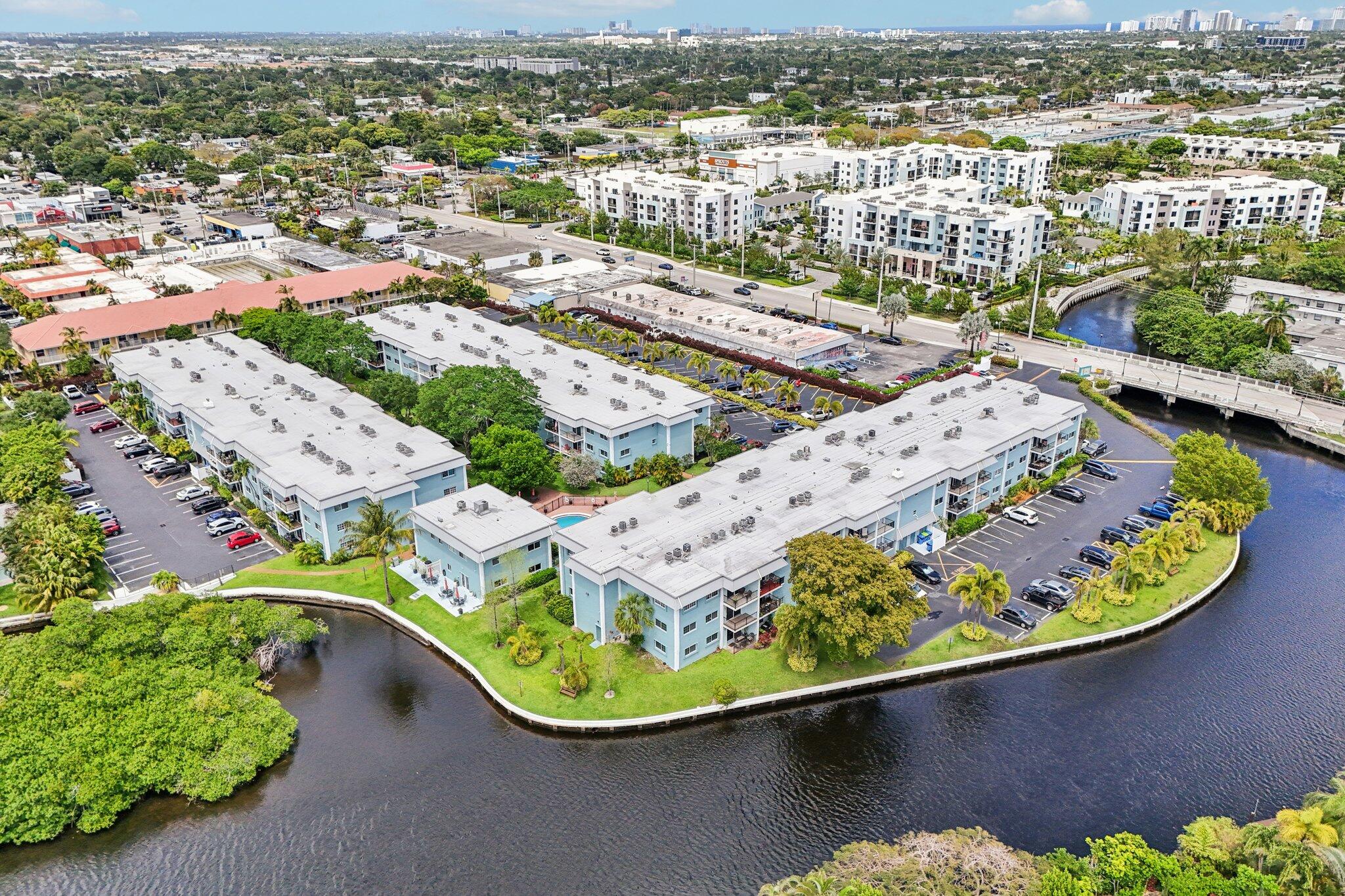 3004 NE 5th Terrace 101-c