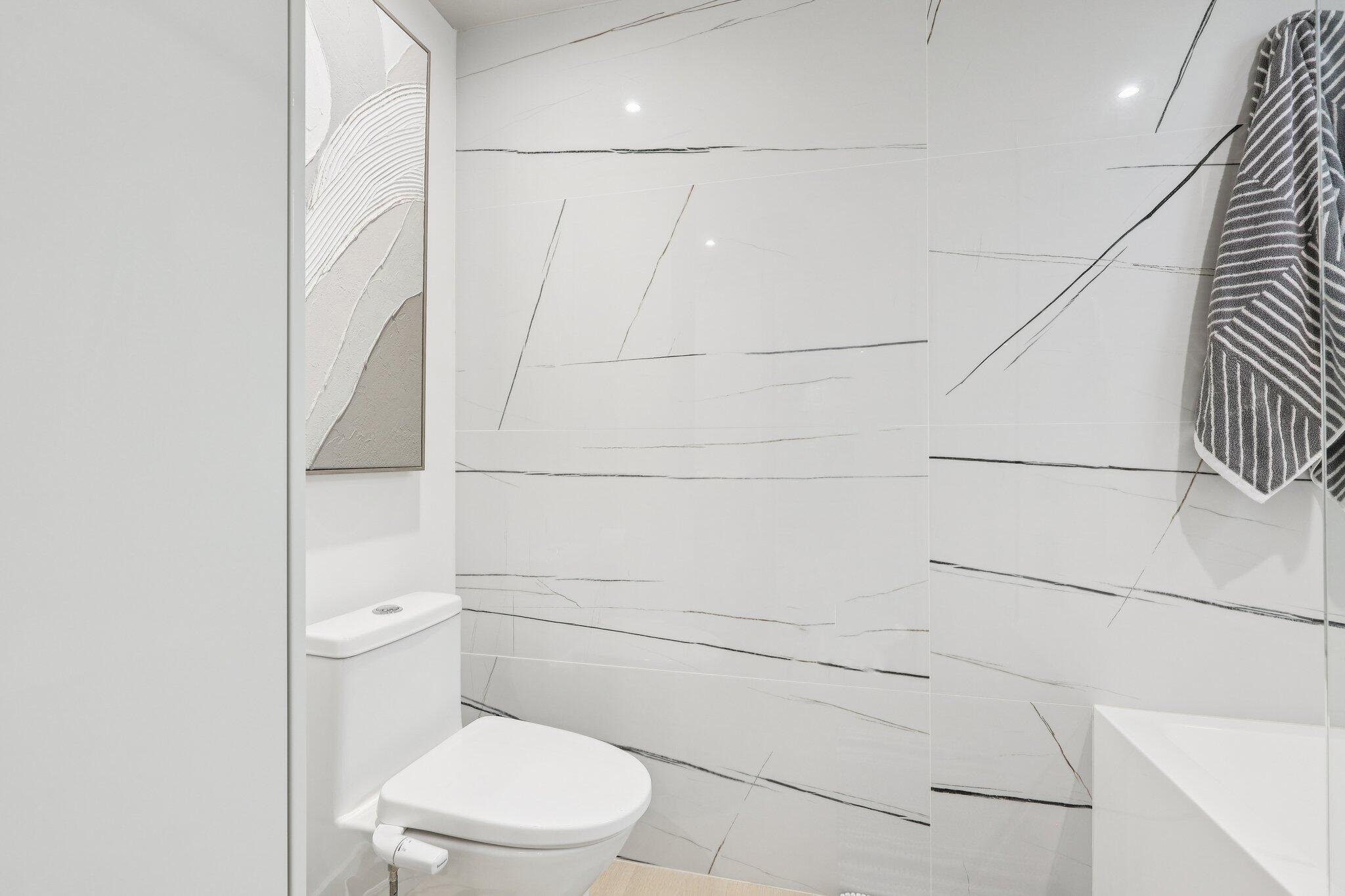 3004 NE 5th Terrace 101-c