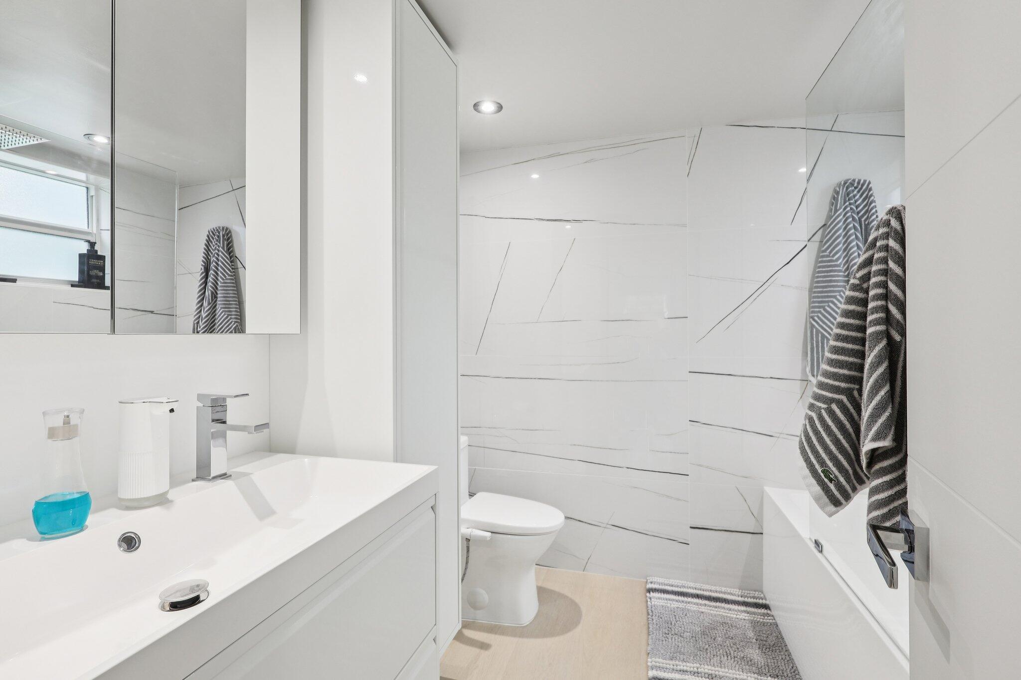 3004 NE 5th Terrace 101-c