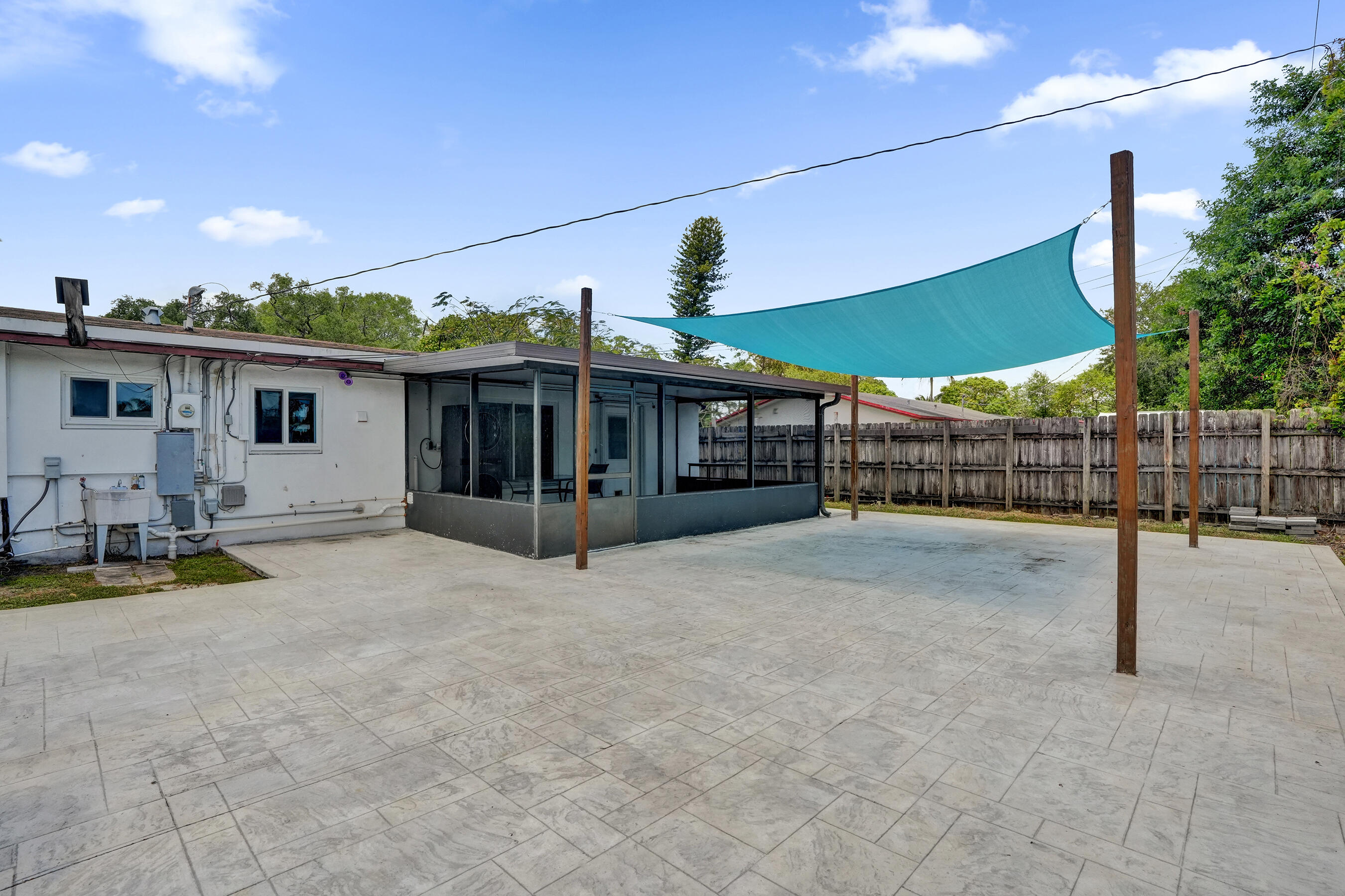 4670 SW 25th Avenue