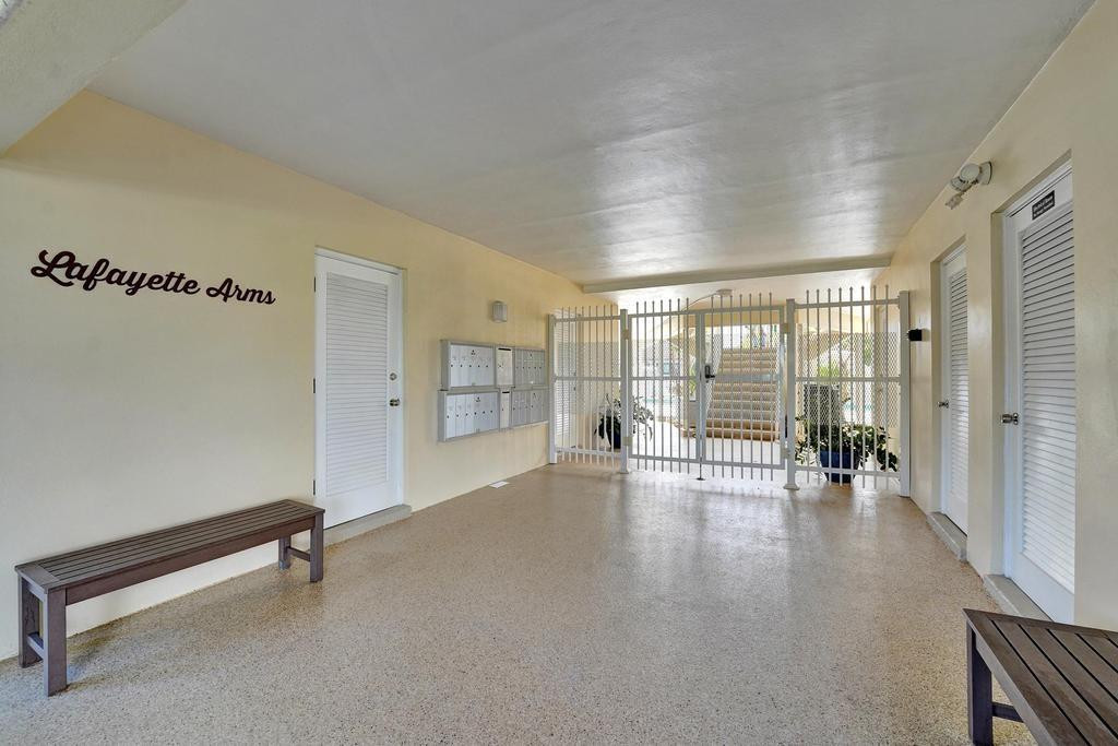 2866 NE 30th Street 9