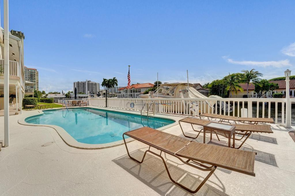 2866 NE 30th Street 9